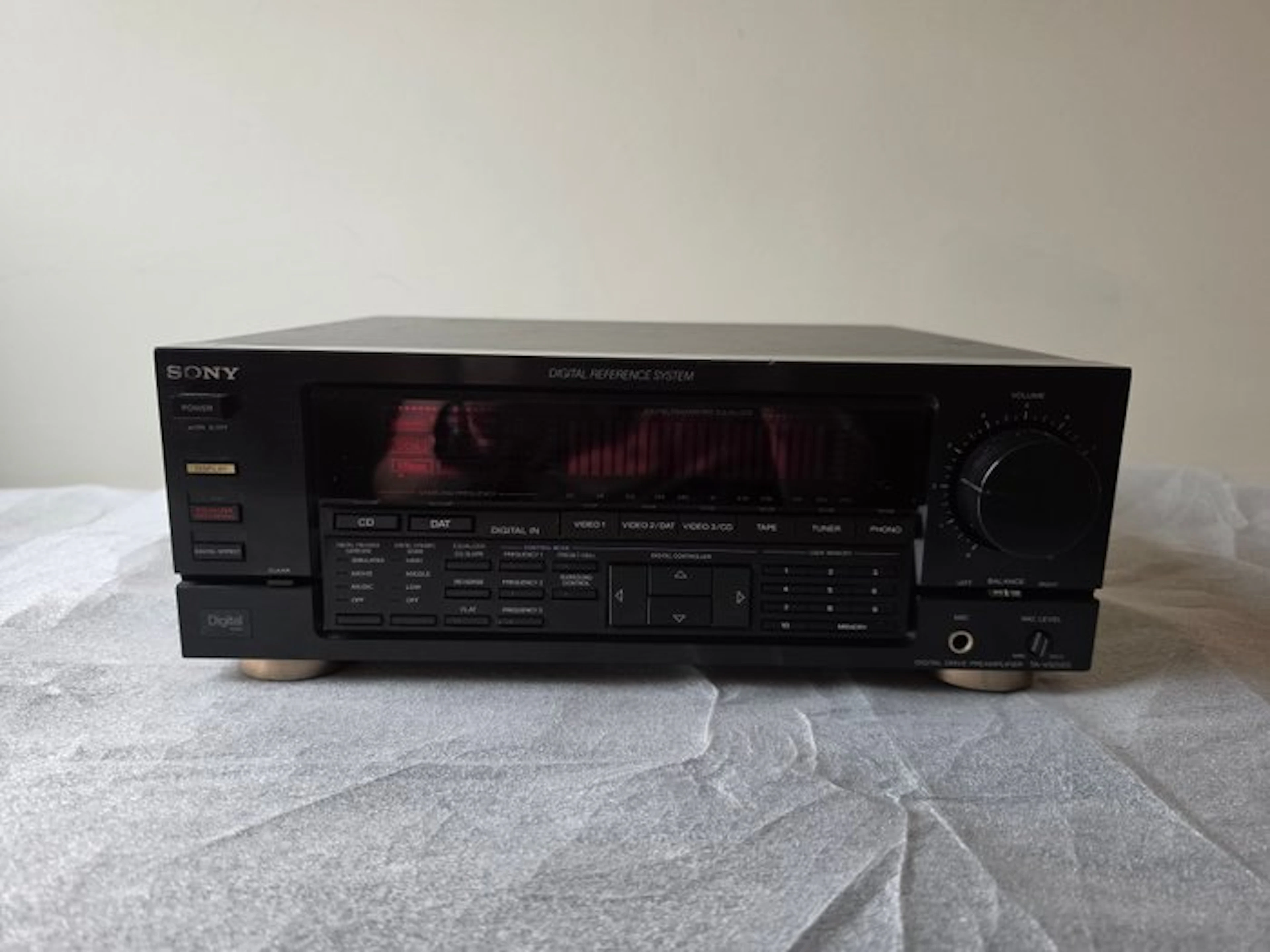 Sony - TA-V925EE High-End AV / Processor Preamplifier