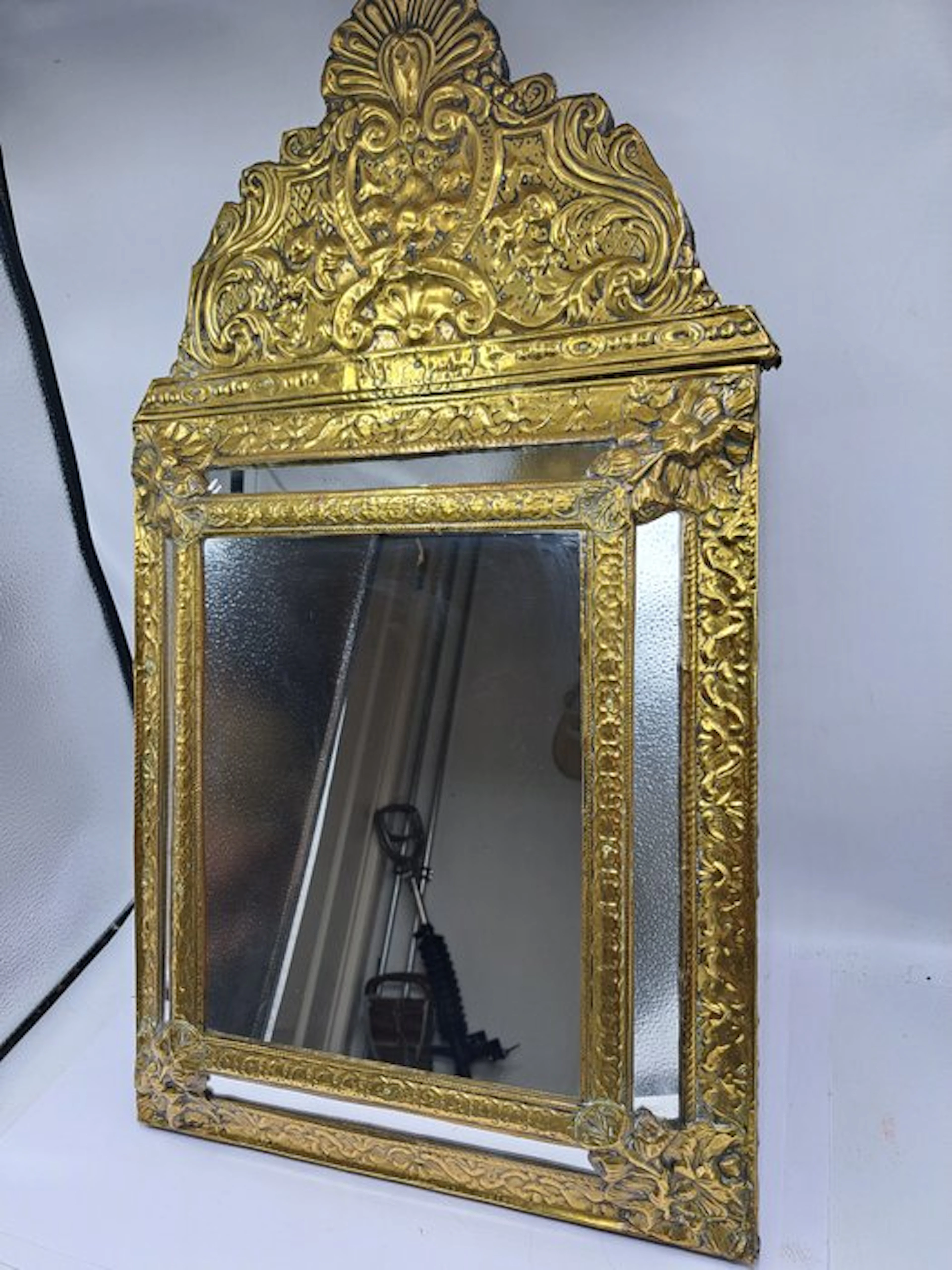 Mirror- Kuifspiegel - Brass, Glass, Wood - Repoussé wall mirror