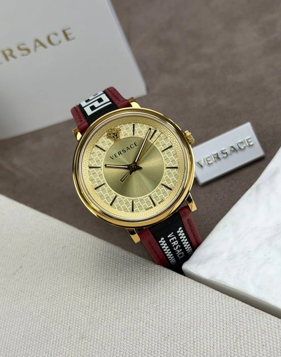 Versace - V-Circle Gold/Red - VE5A020 21 - Men - 2020-2025