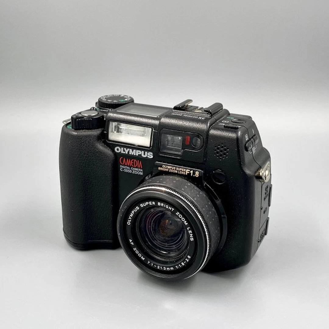 Olympus C-5050 ZOOM Digital compact camera
