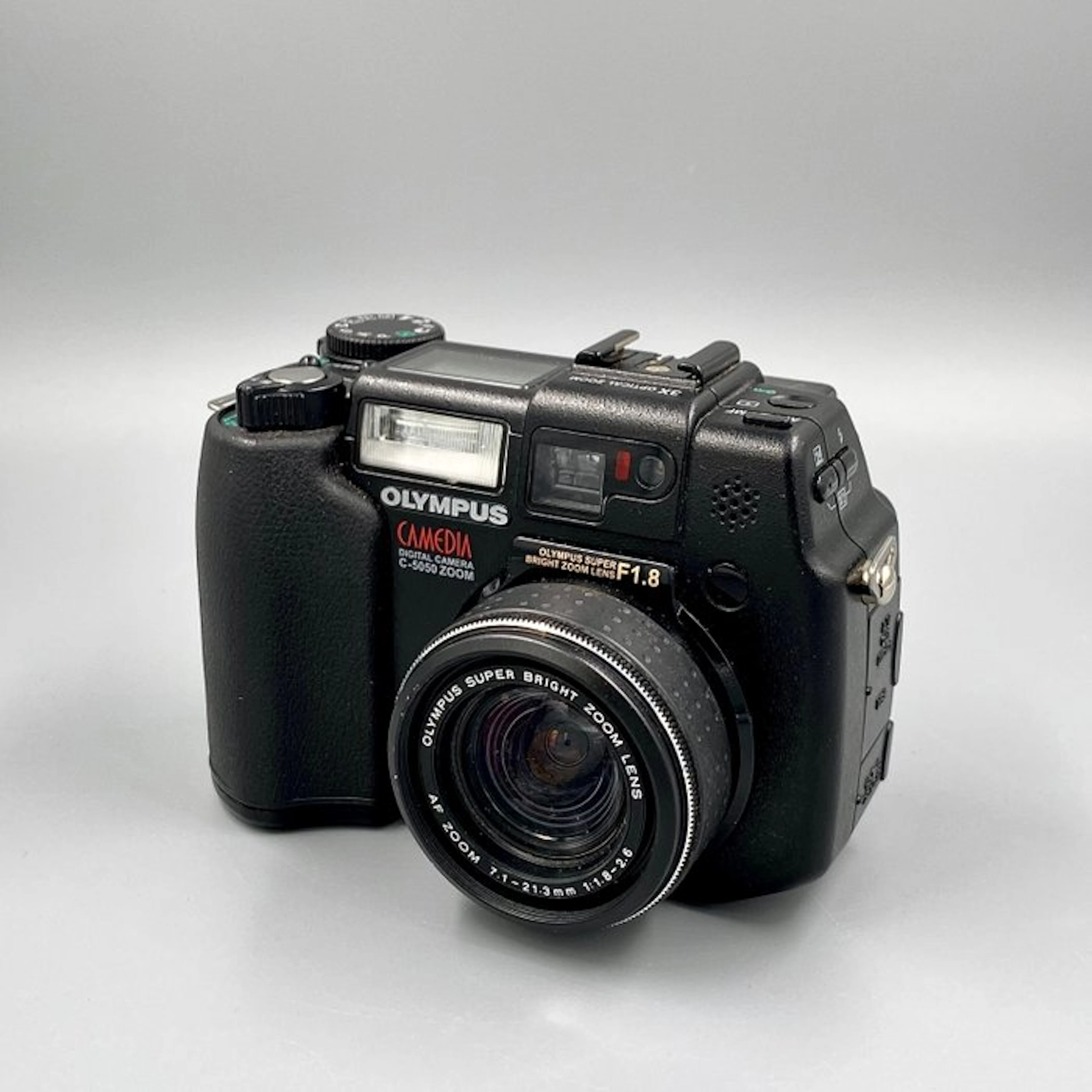 Olympus C-5050 ZOOM Digital compact camera
