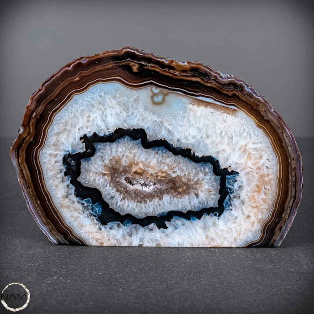Striking agate slice with fascinating color layers Brazil- 743.11 g