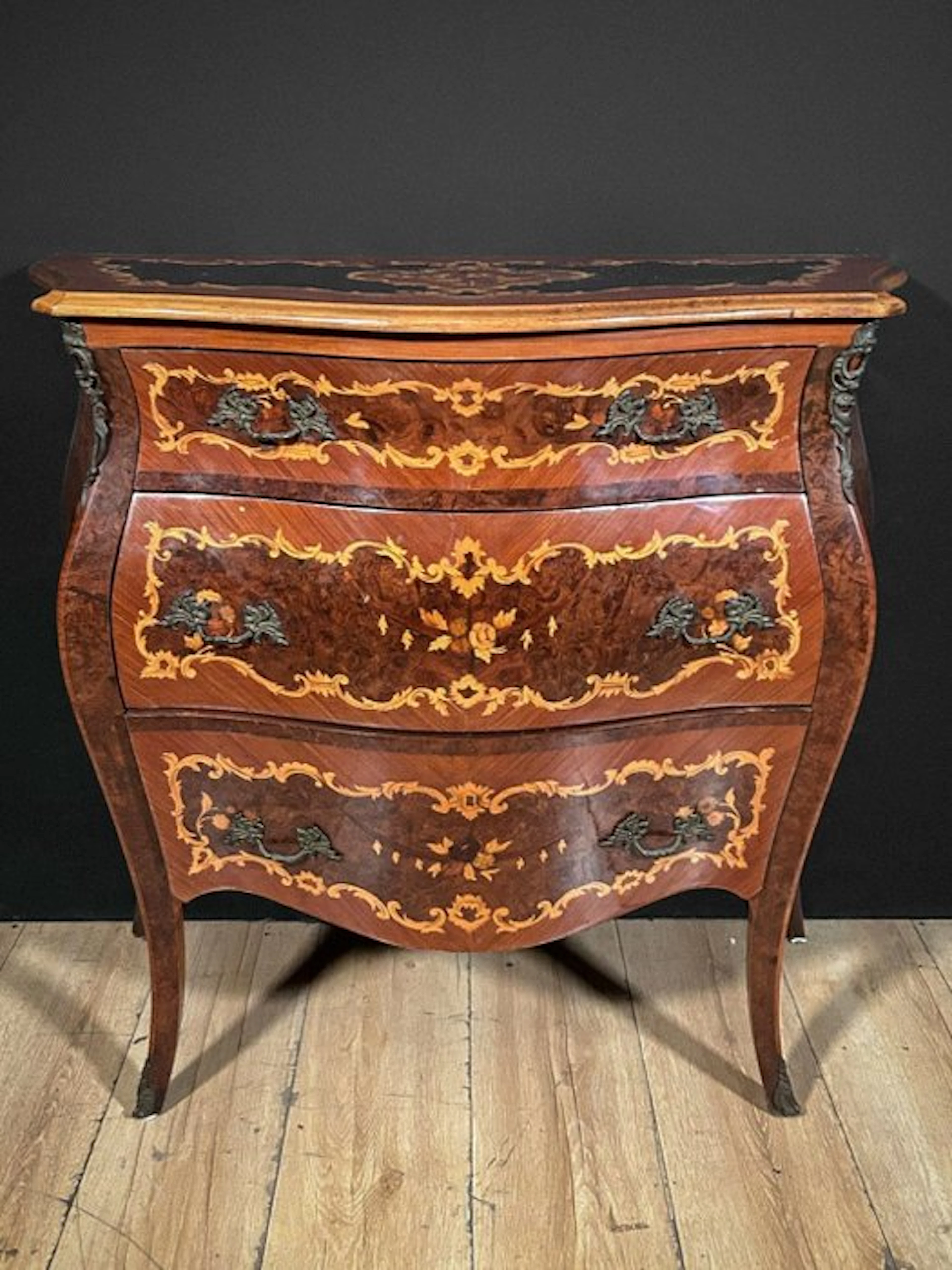 Chest of drawers - Wood - Louis XV Bombé Commode