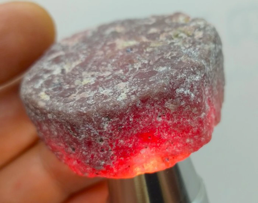 613 cts - HUGE Untreated Ruby - Rough- 122.6 g