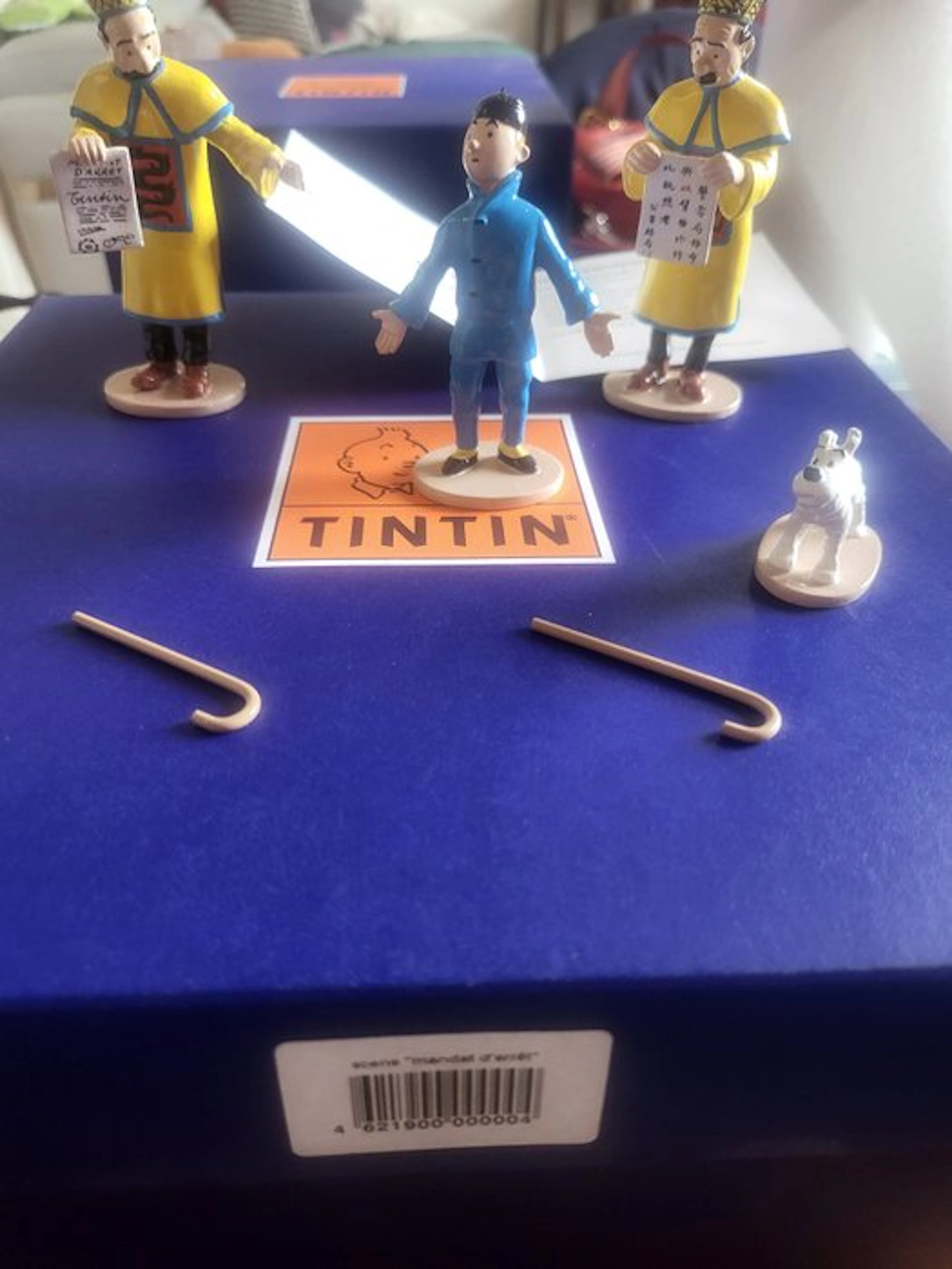 Figurines Moulinsart 46219 - Tintin - Scène mandat d'arrêt