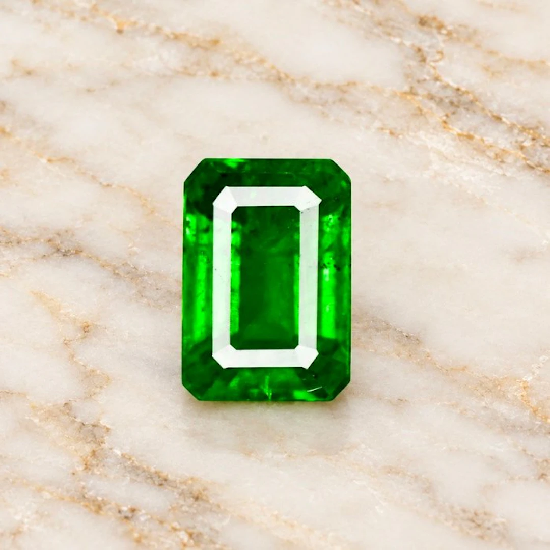 Green Tsavorite - 1.60 ct - International Gemological Institute (IGI)