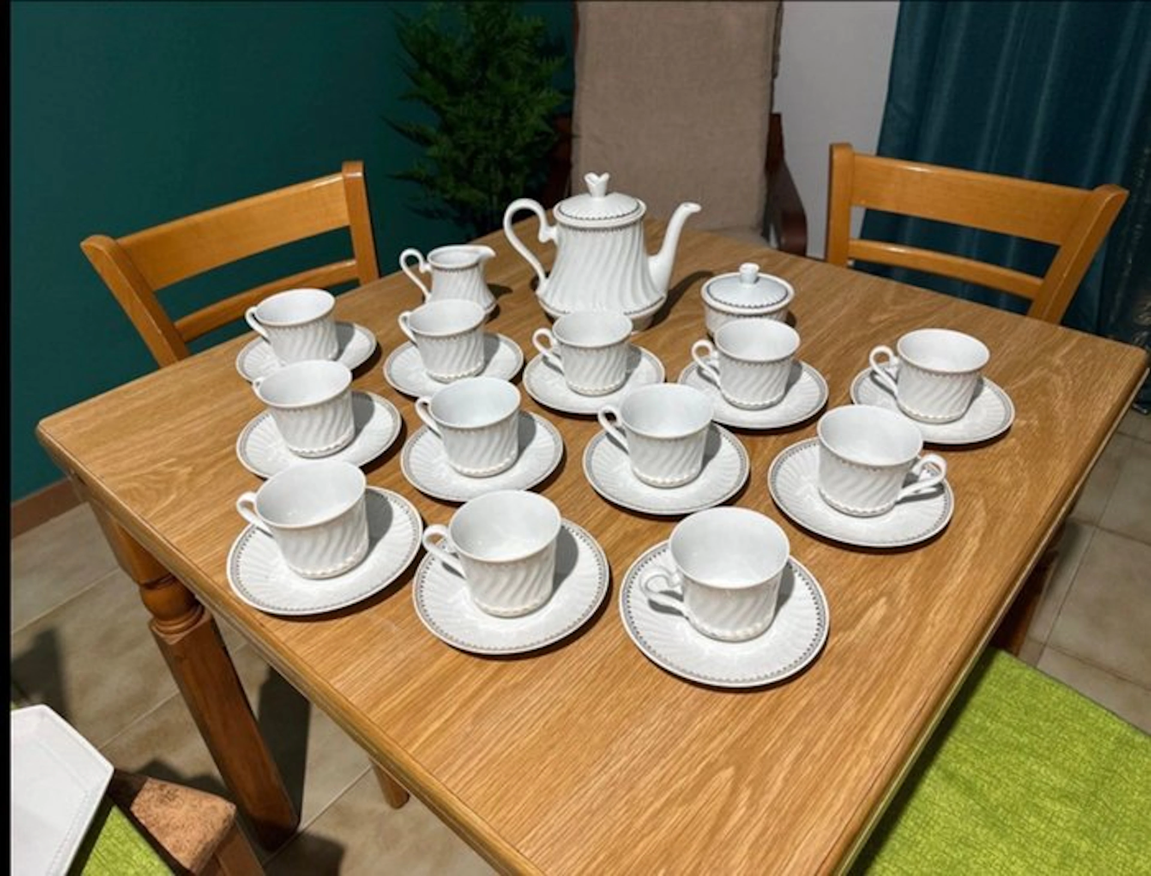 Bareuther - Bavaria - Tea service (28) - Porcelain, Gold leaf