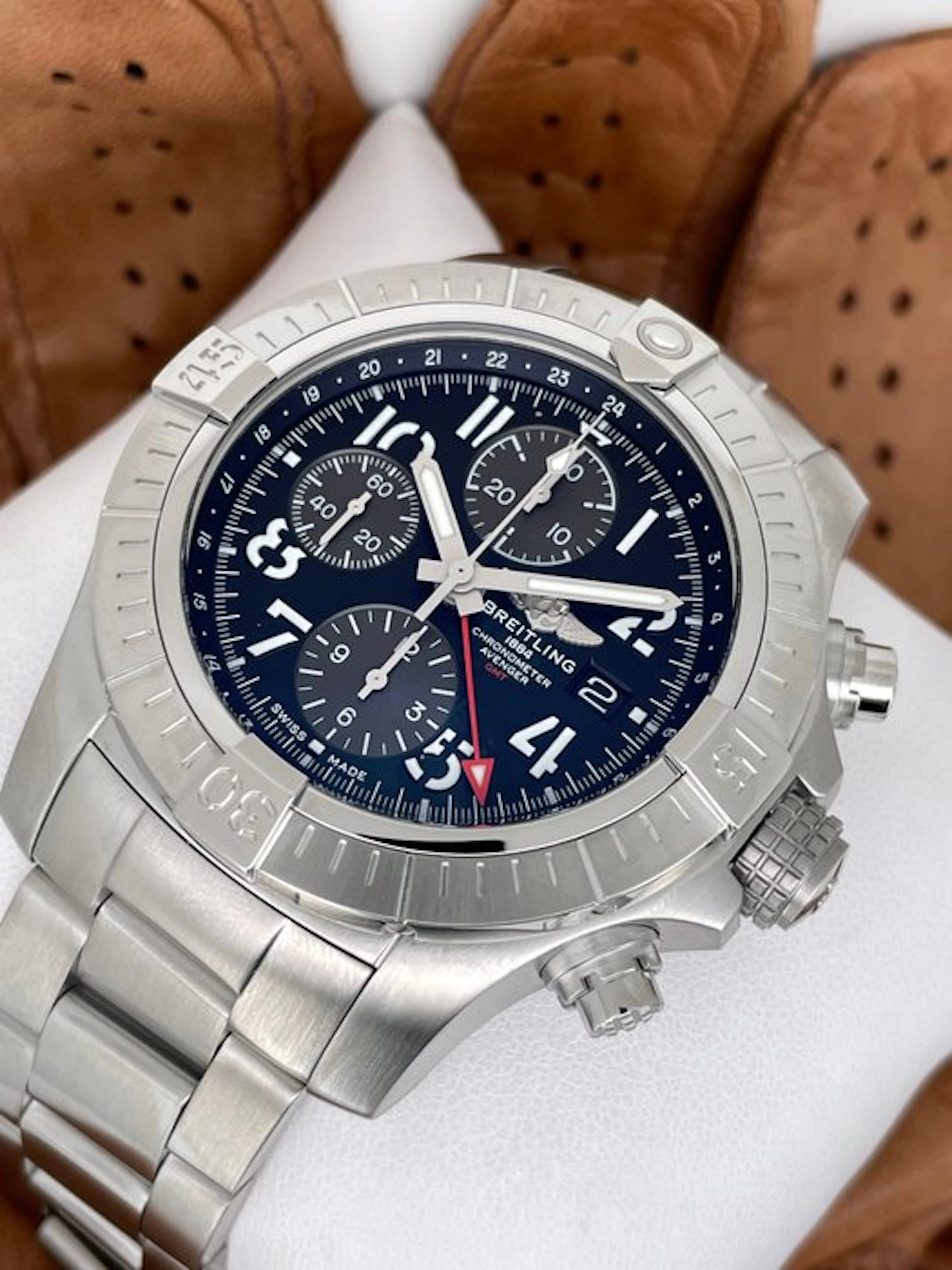 Breitling - Avenger Chronograph GMT 45 - A24315101B1A1 - Men - 2025+