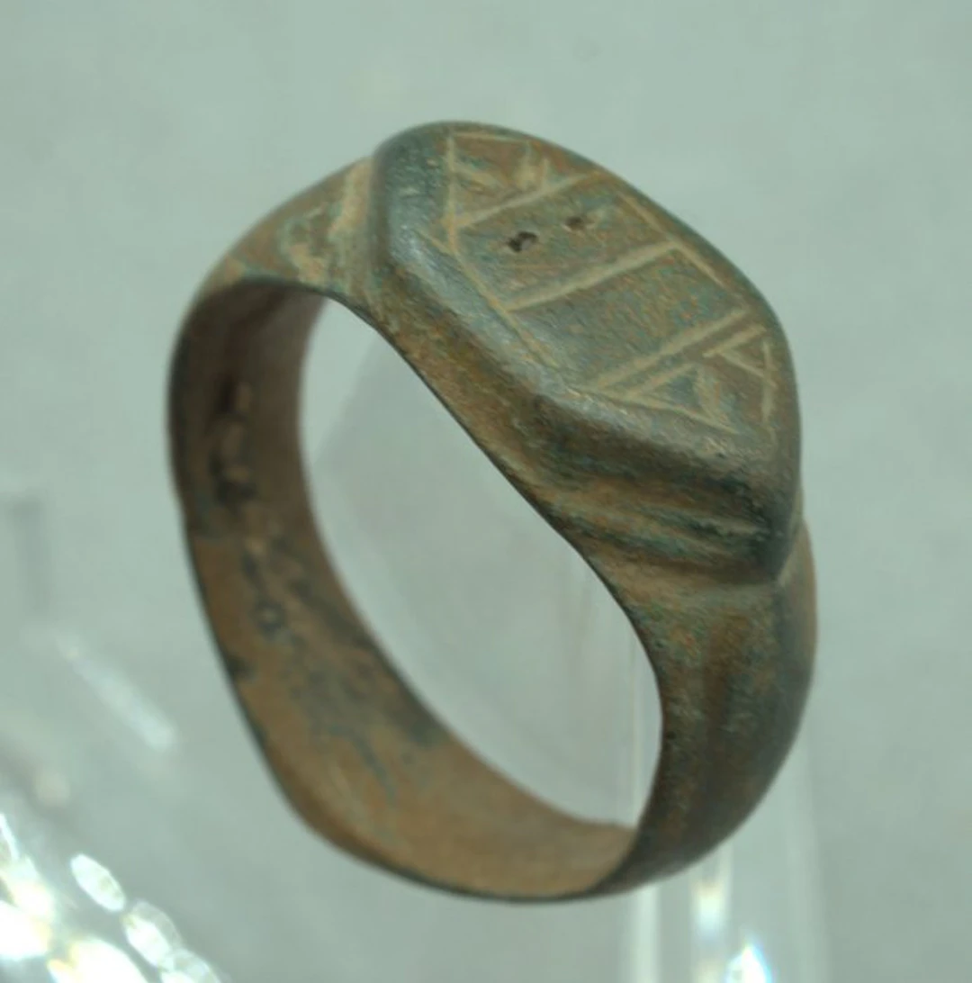 Medieval, Crusaders Bronze Finger ring - 17 mm (No reserve price)