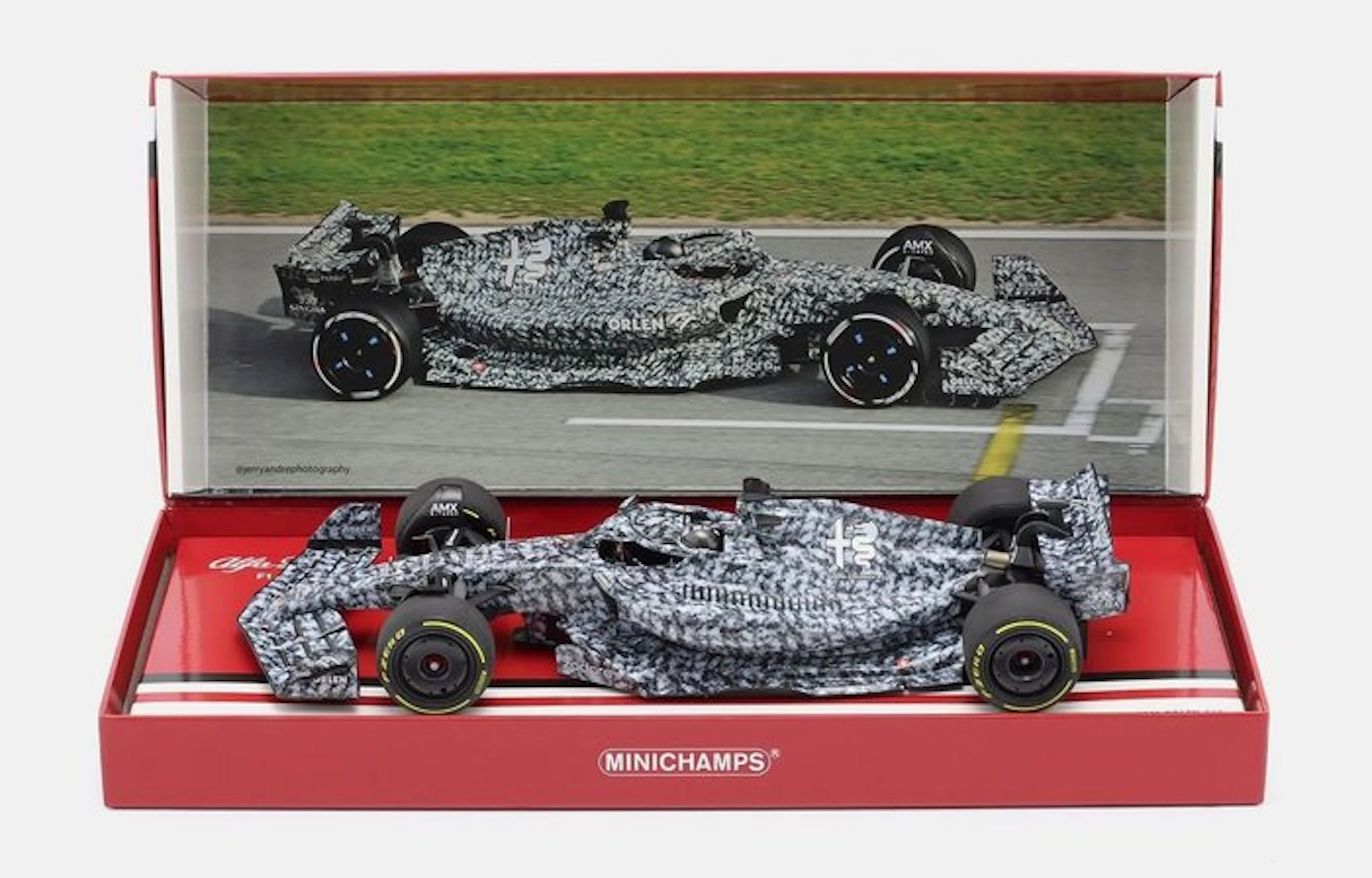 MiniChamps 1:18 - Model race car - Alfa Romeo F1 C42 Team...