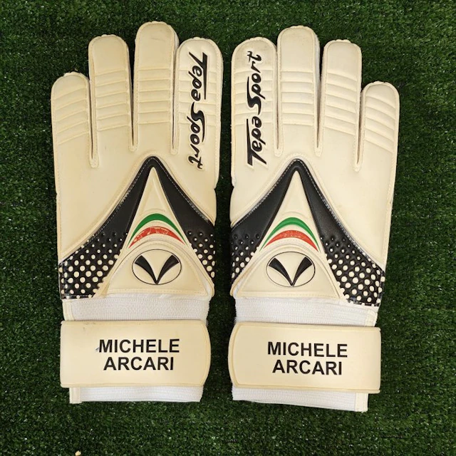 Brescia - Italian Football League - Michele Arcari - 2011 - Goal keeper gloves