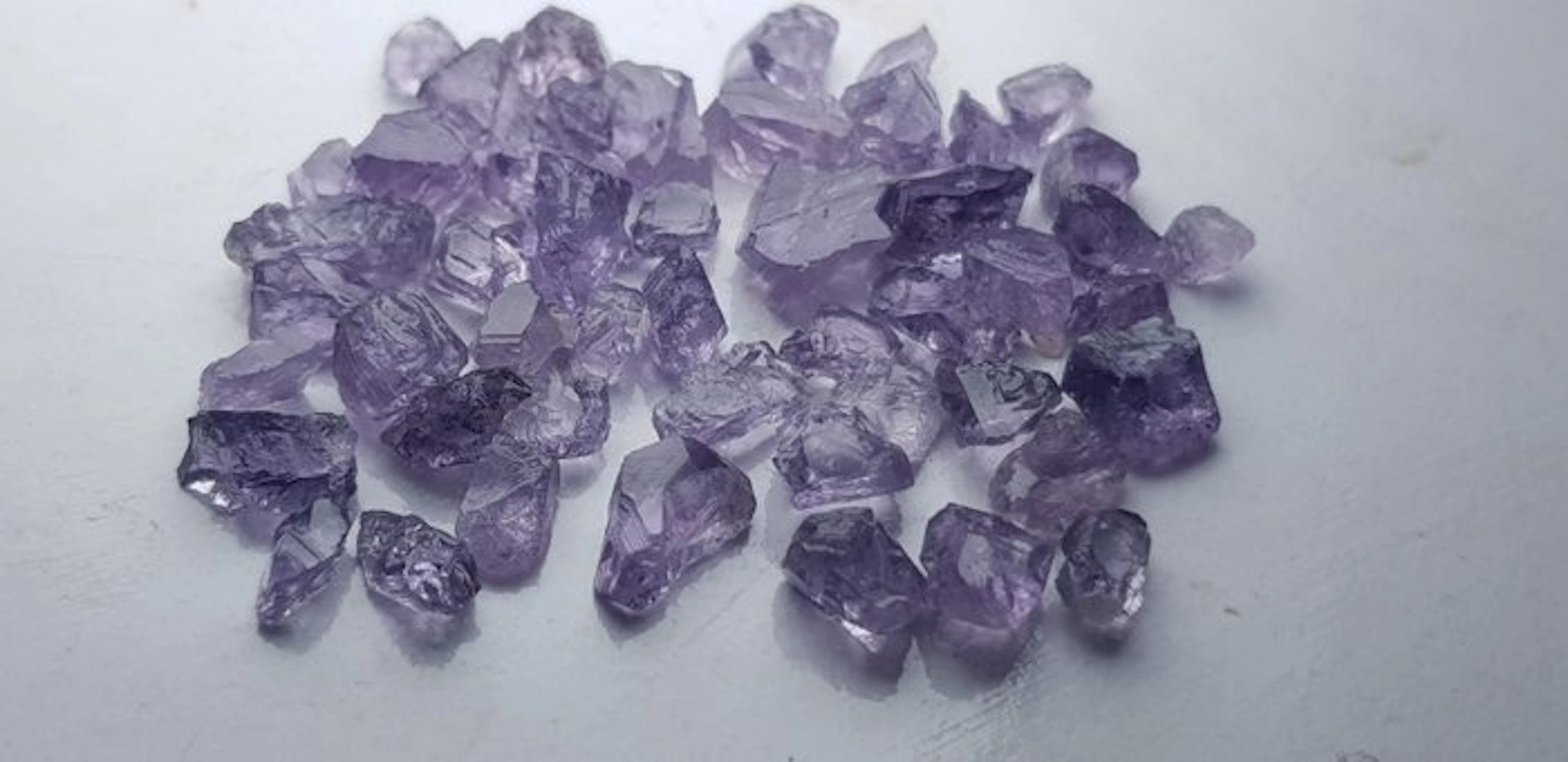 Facet grade purple spinal Rough- 27 g