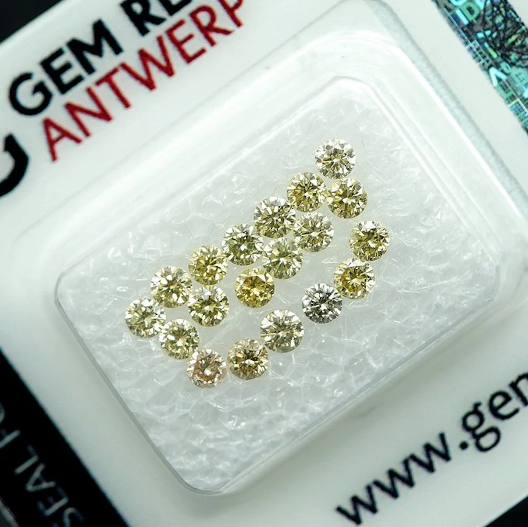 19 pcs Diamond (Natural coloured) - 1.03 ct - Round - Fancy intense