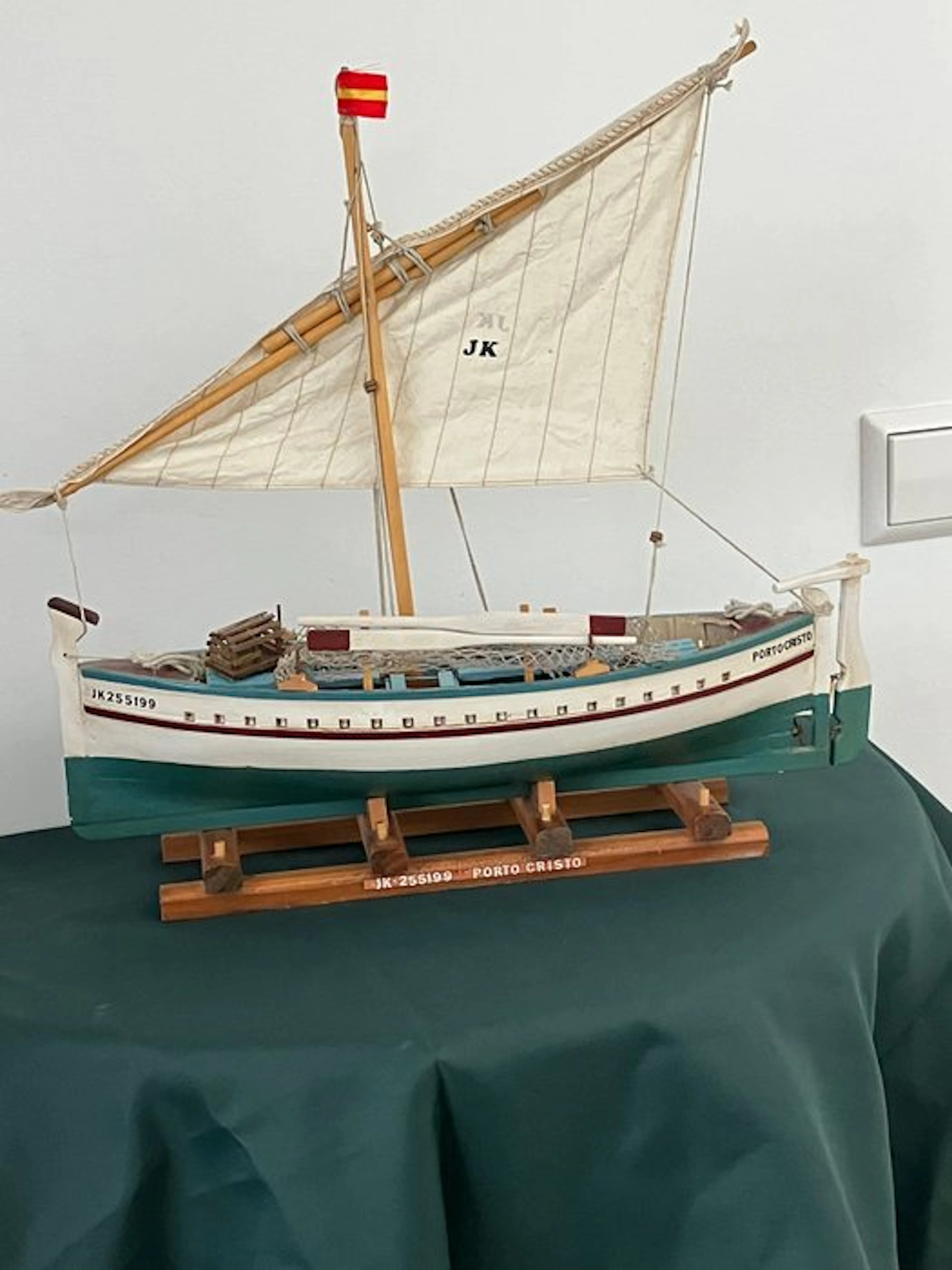 Maritime object - Llaut uit Porto Christo (Balearen) - Wood