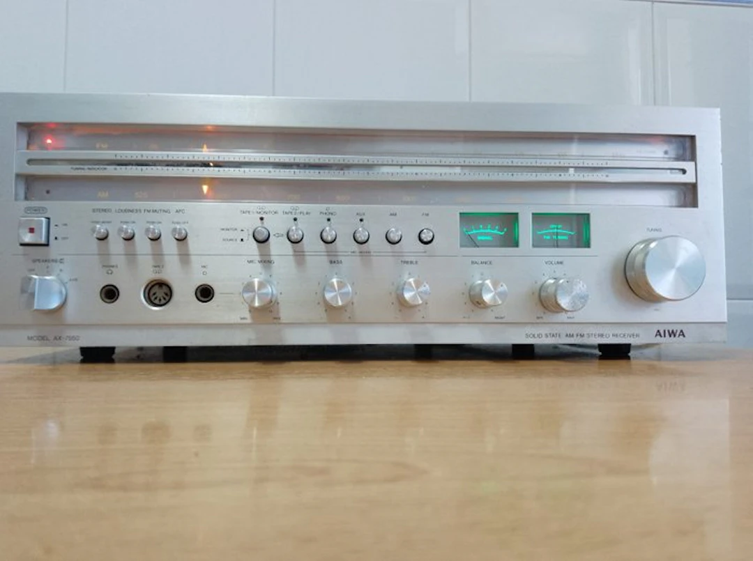 AIWA - AX-7550 AM/FM Solid state stereo receiver