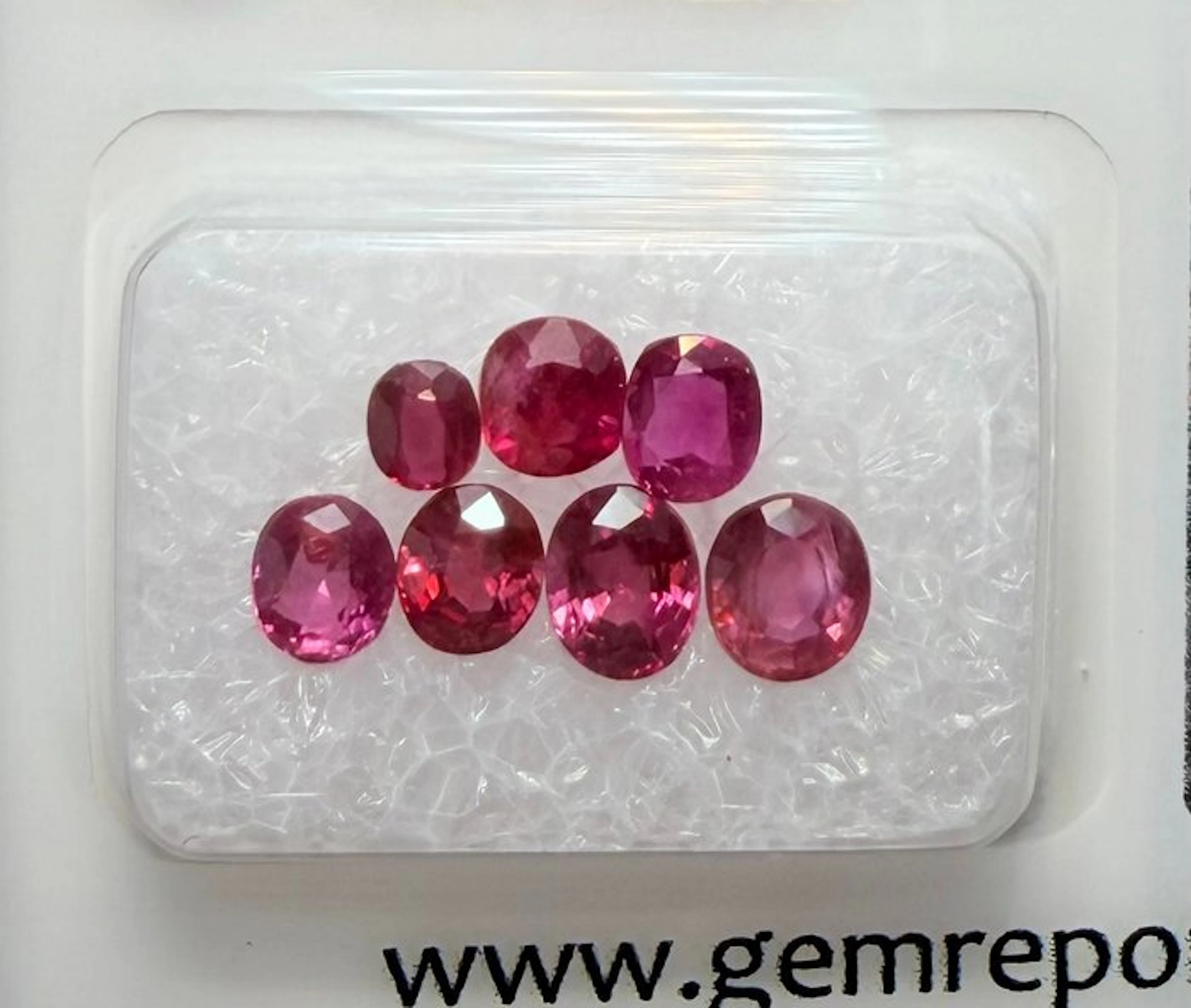No reserve price Sapphire, Ruby - 2.79 ct - Gem Report Antwerp (GRA)