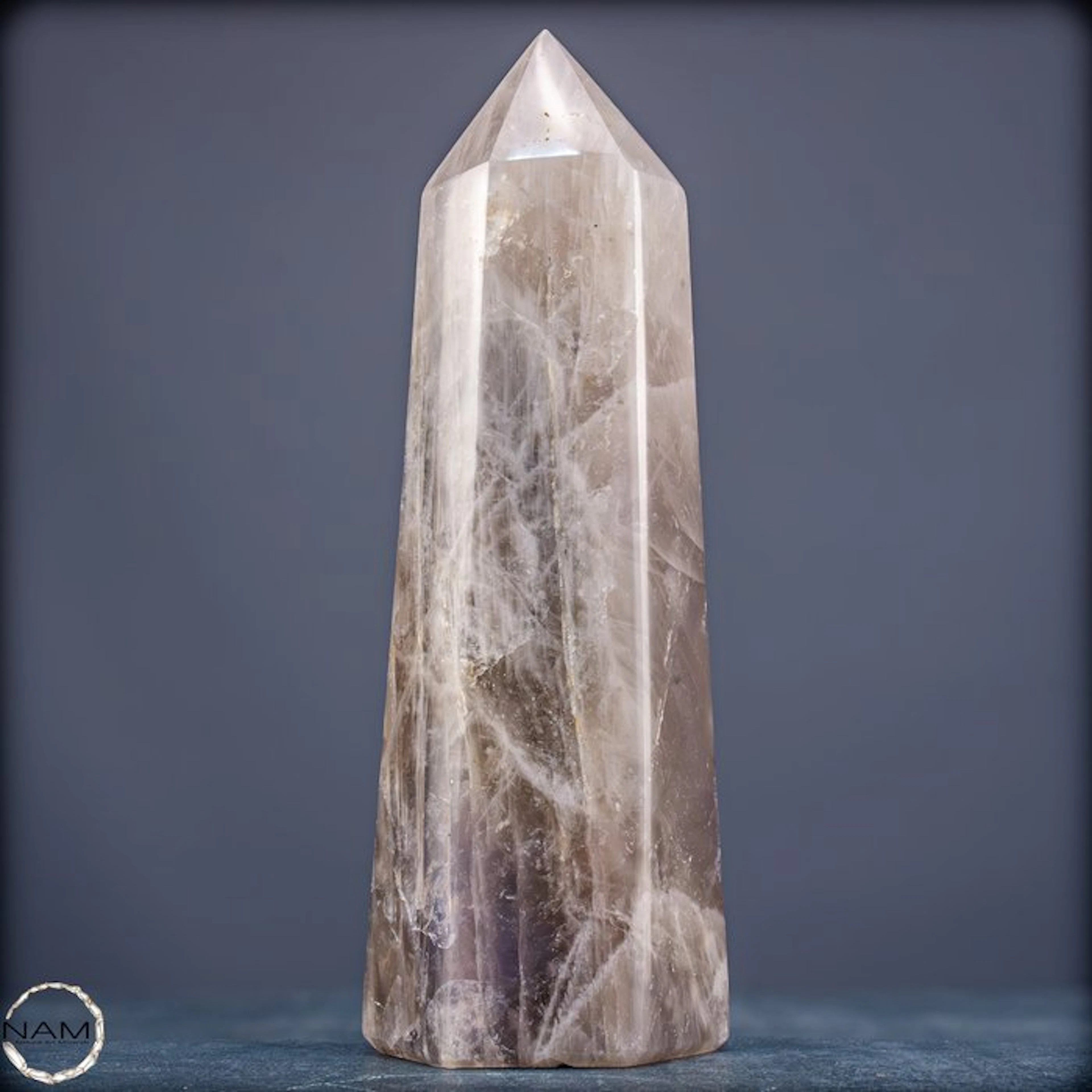 Breathtaking lavender-rose quartz obelisk – Delicate...