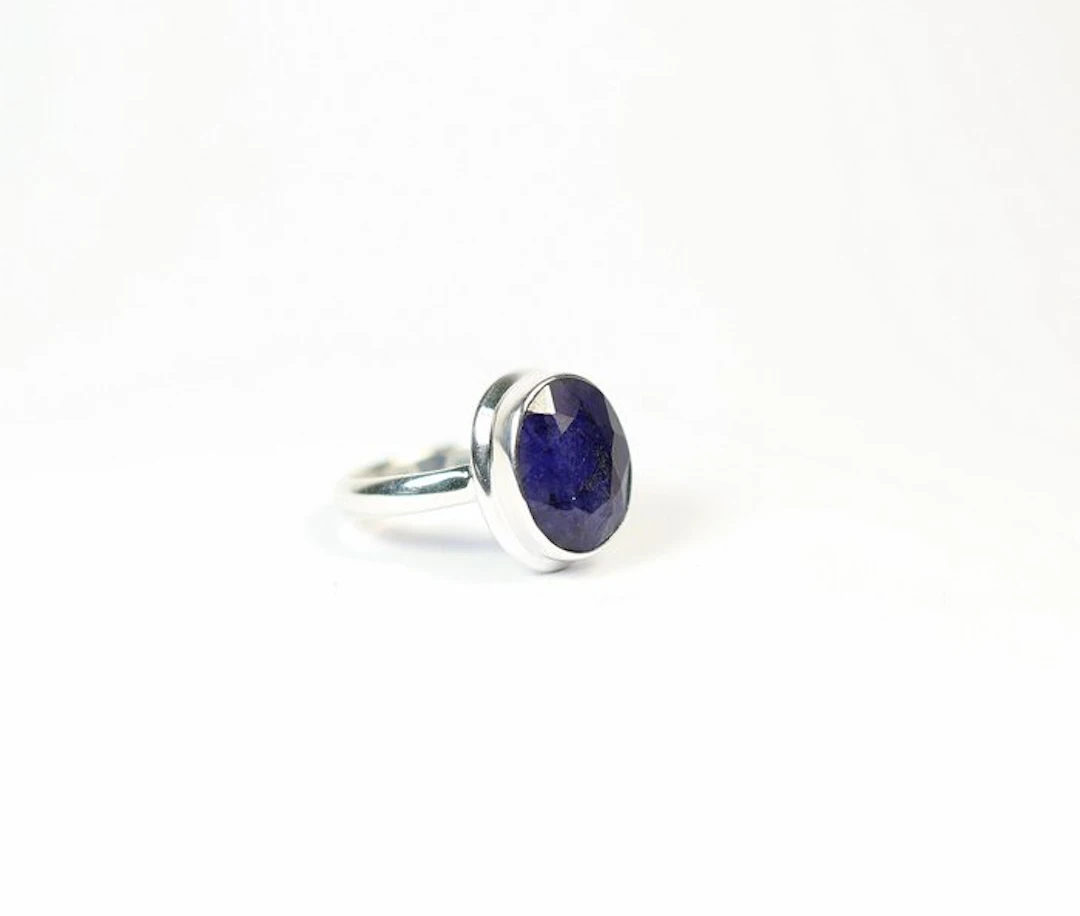 Sapphire Ring / new- 3.8 g - (1)