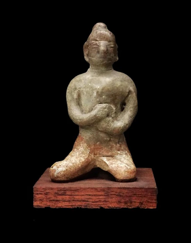 Khmer Ceramic - Celadon-glazed statuette - 14th–15th century (No reserve price)