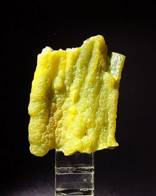RARE INTENSE-YELLOW SMITHSONITE