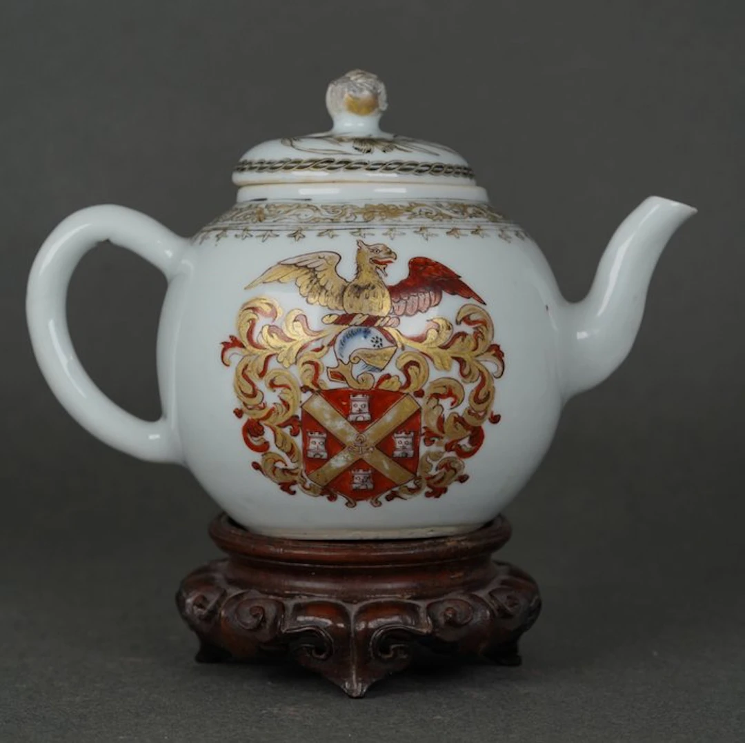 Yongzheng (1722-1735) - Teapot (2) - De Neufville Teapot...