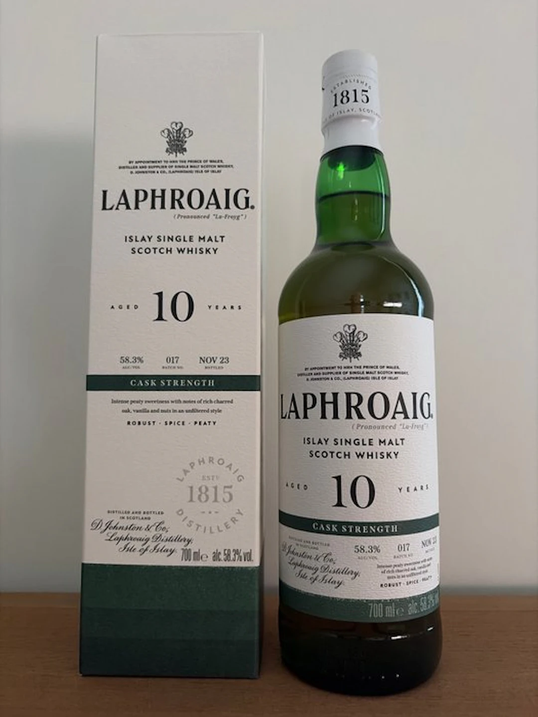 Laphroaig 10 years old Cask Strength Batch 017 - b. 2023 - 700ml