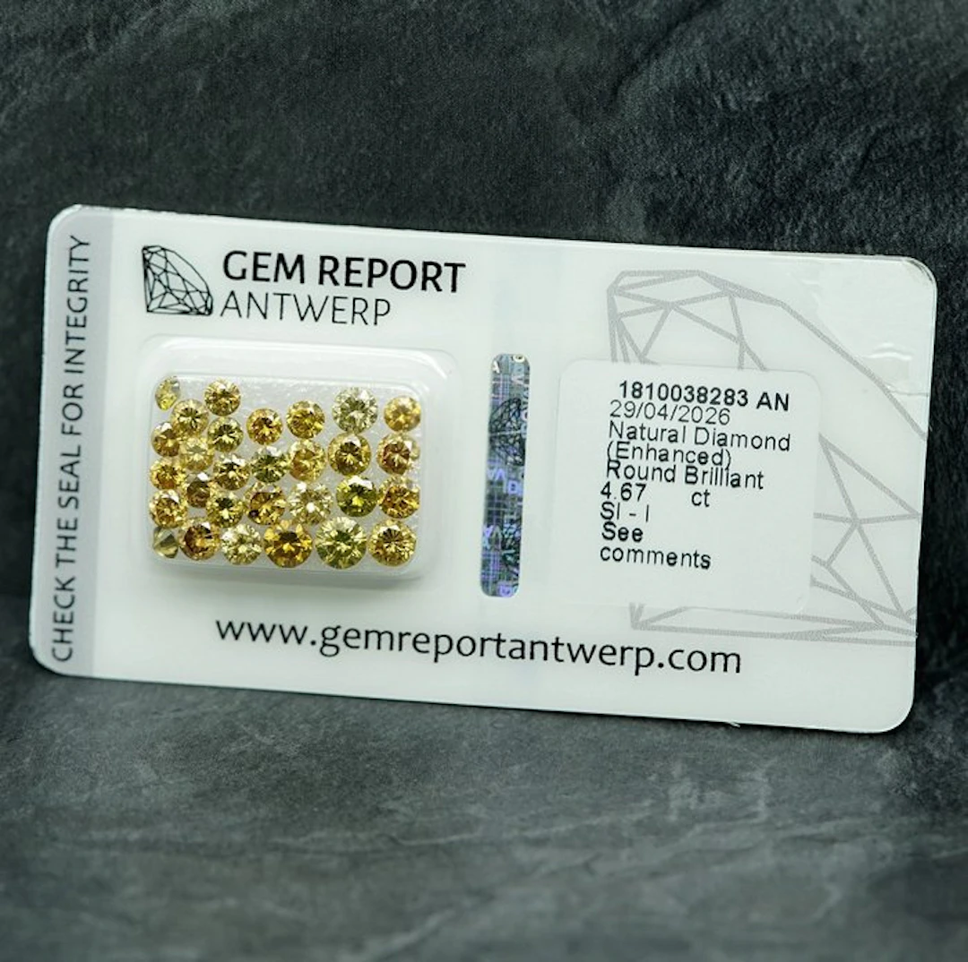 29 pcs Diamond (Colour-treated) - 4.67 ct - Round - Fancy intense Yellow - SI1