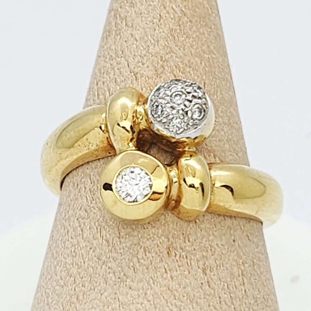 Ring - 18 kt. Yellow gold - 0.14ct. tw. Diamond (Natural)