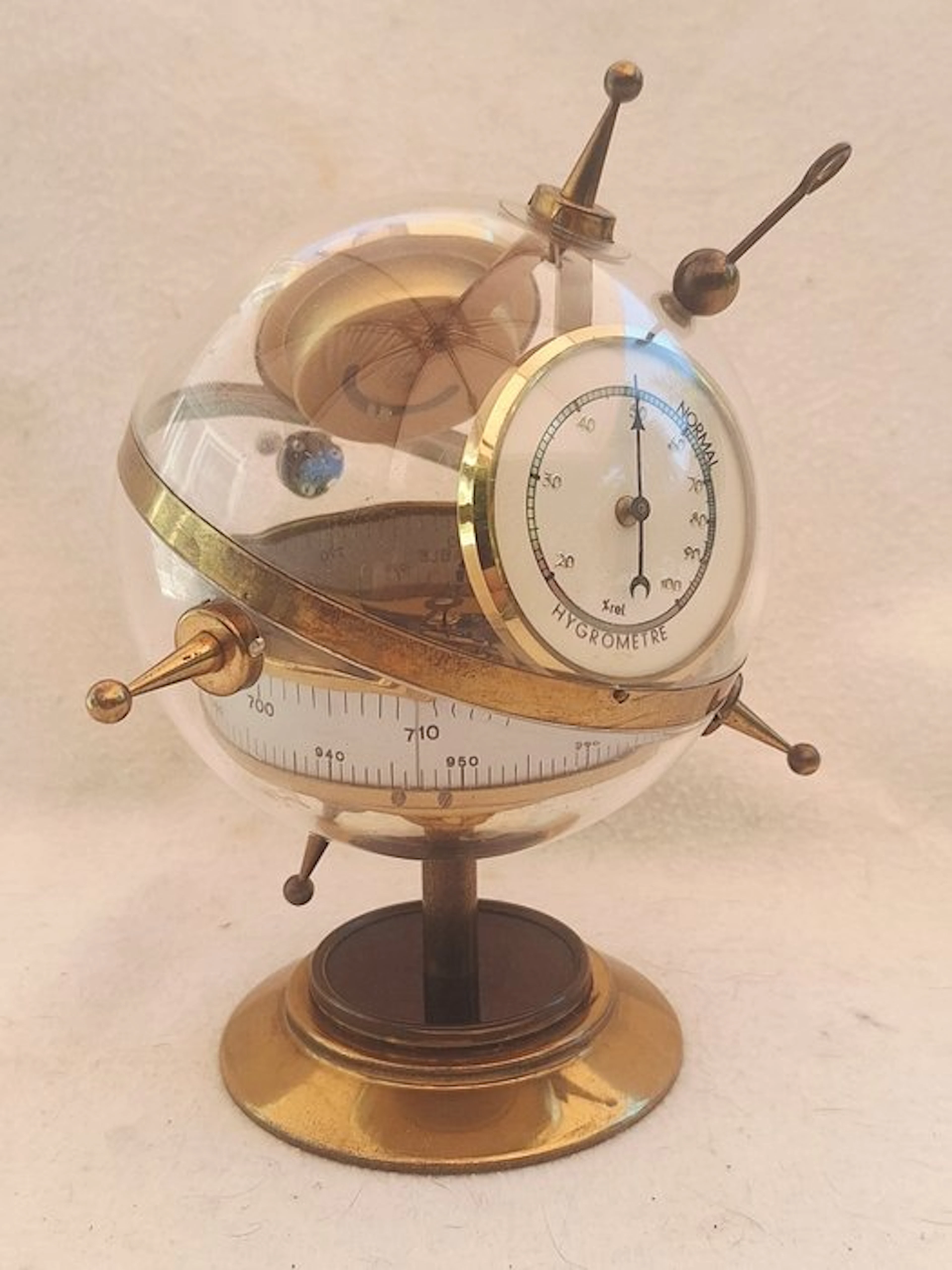 Huger - Weather station - Metal and plexiglass - Spoetnik model weather station