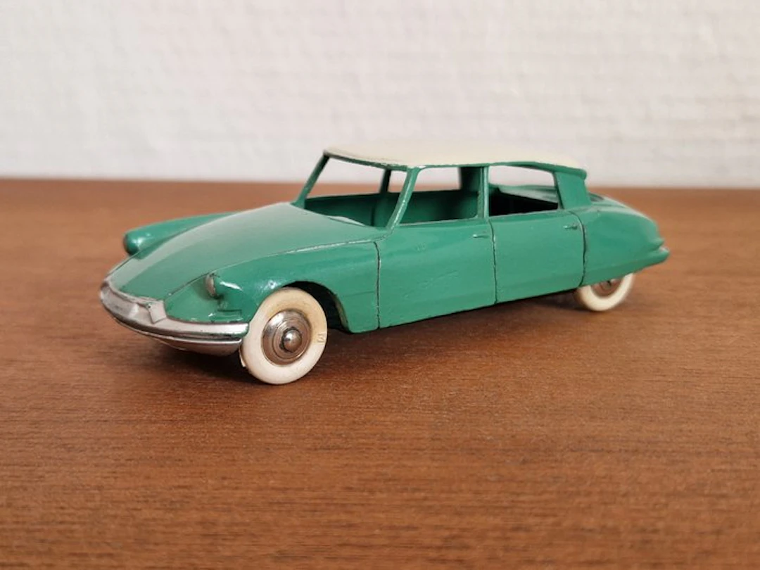 Dinky Toys 1:43 - Model car - Citroën DS 19
