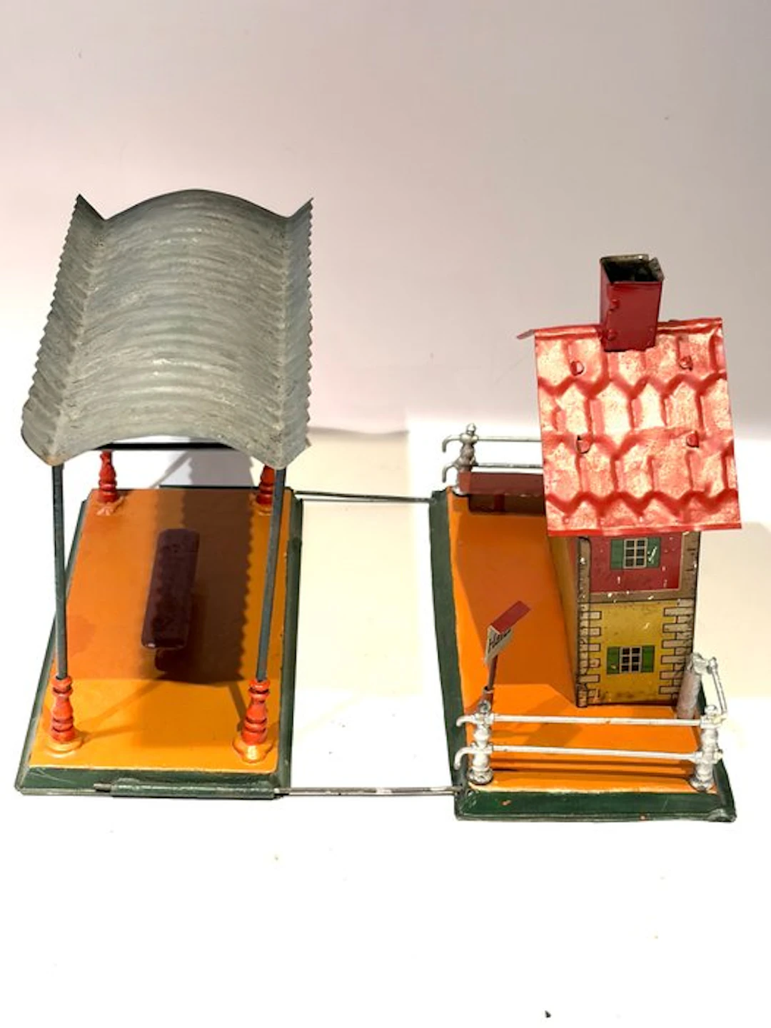 Bing - Toy Blech Bahnhof mit Signal und Uhrwerkbetrieb - 1900-1910 - Germany