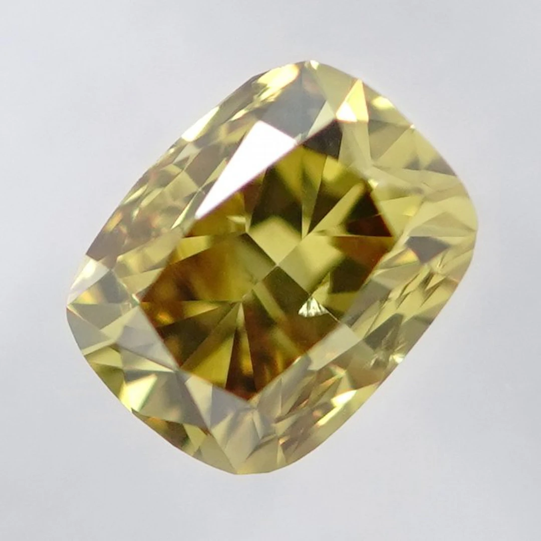 No reserve price - 1 pcs Diamond (Natural coloured)...