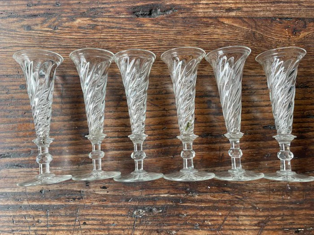 Vonêche - Champagne flute (6) - Crystal