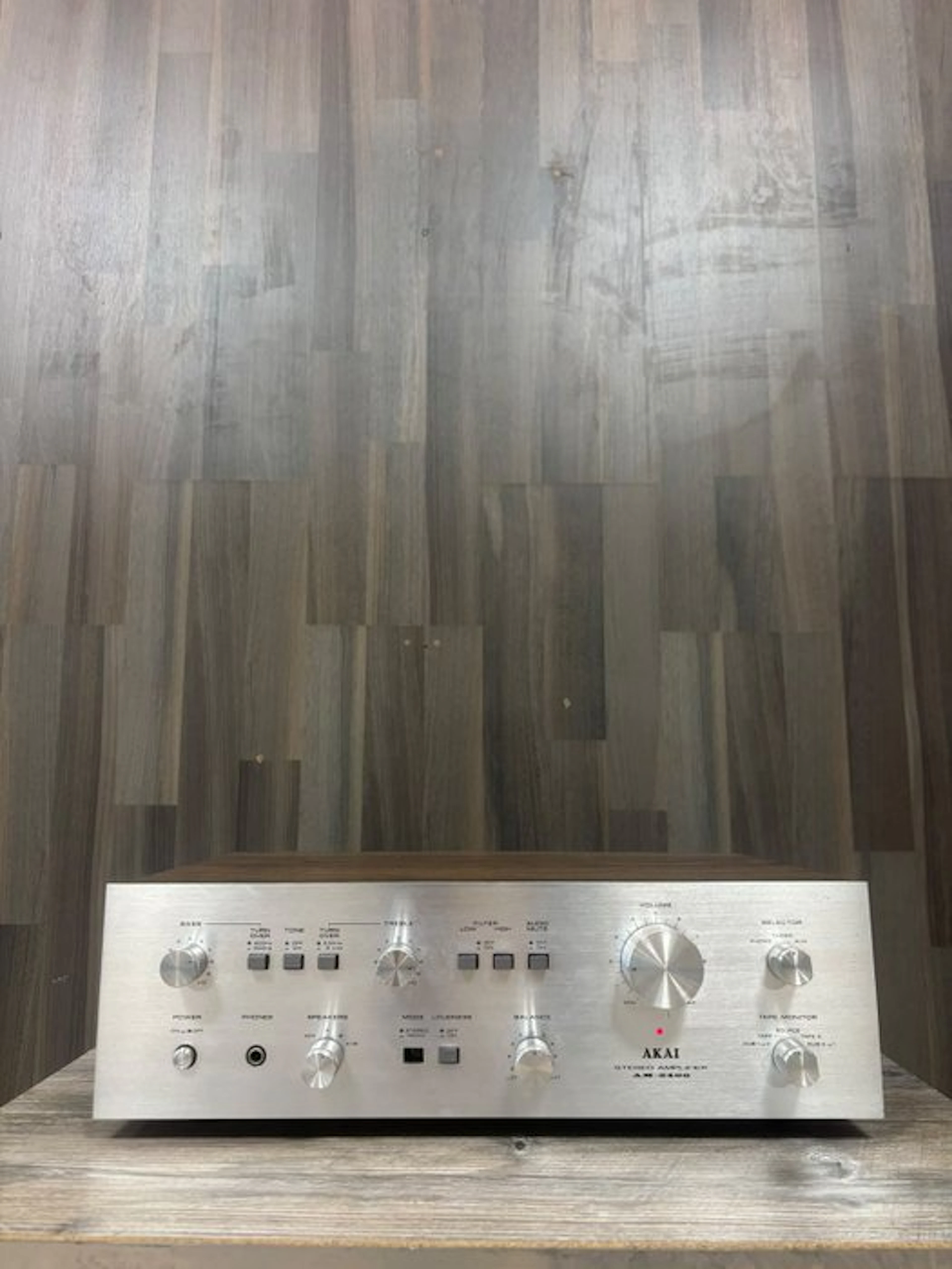 Akai - AM 2400 Solid state integrated amplifier
