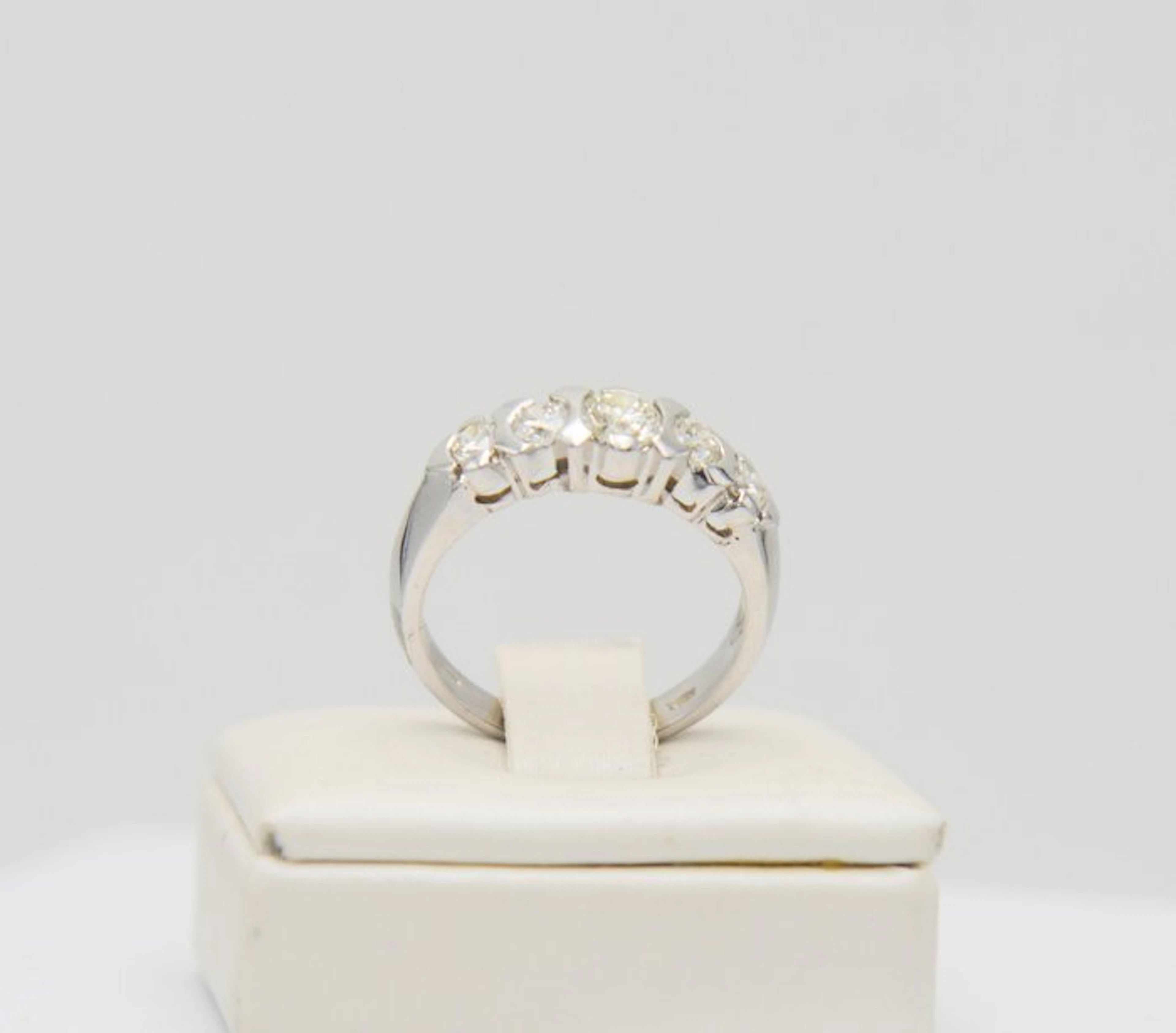 Ring - 18 kt. White gold Diamond (Natural)