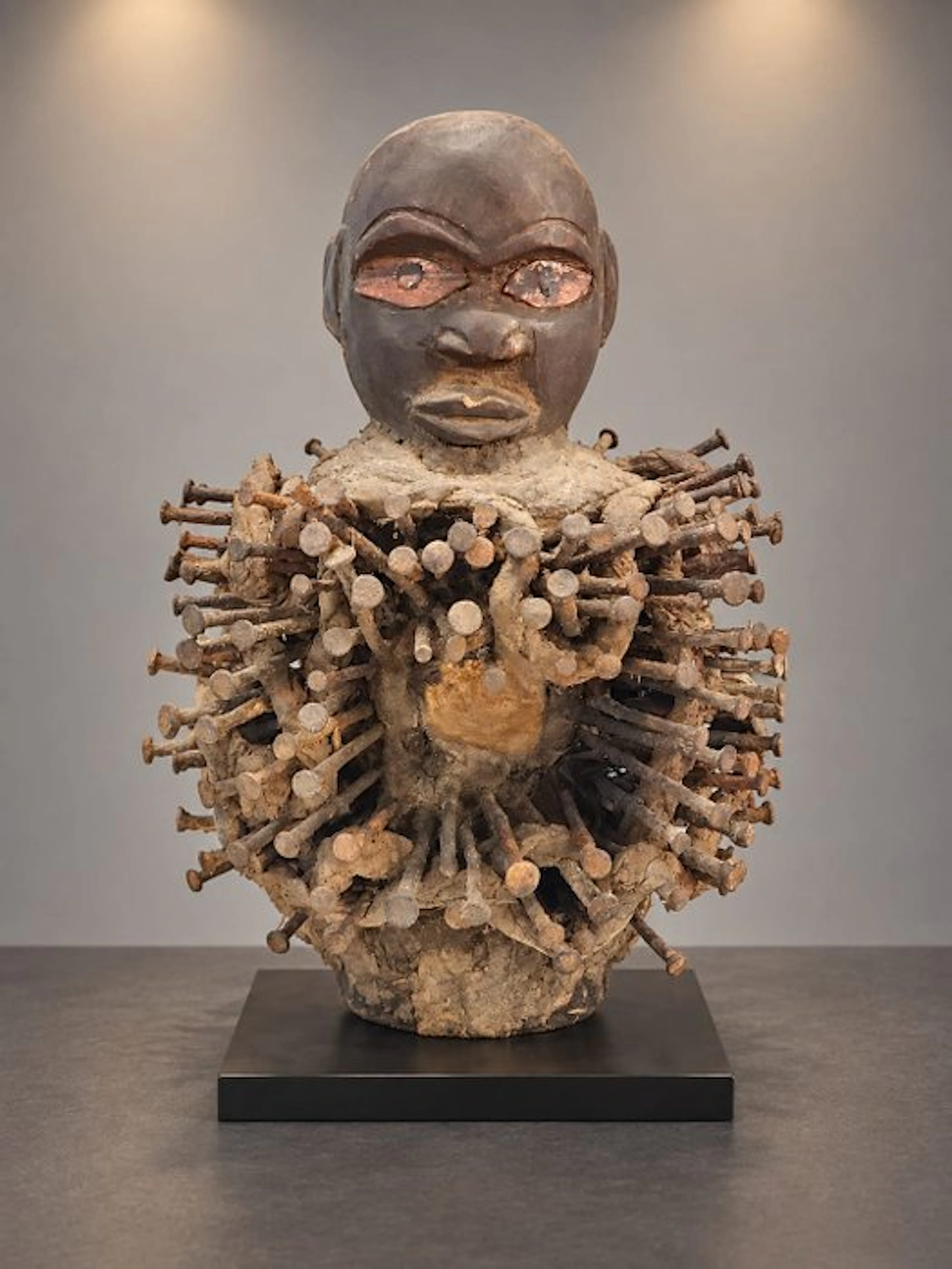 EXCEPTIONAL FON NKISI NKONDI STATUE BAKONGO / DR CONGO...