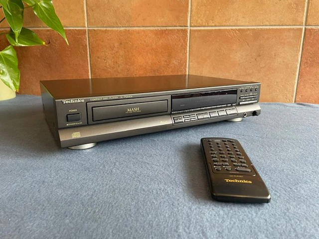 Technics - SL-PG440A 'MASH 1-bit D/A Converter' CD player