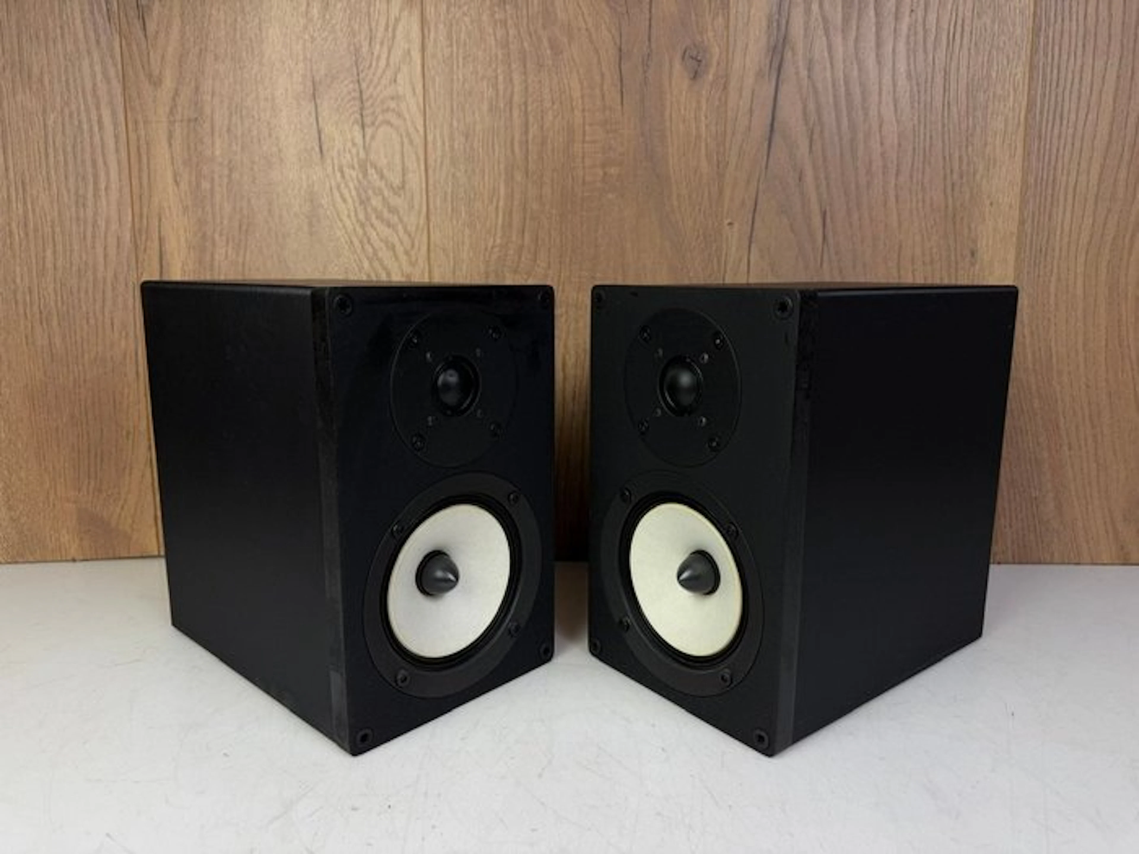 Onkyo - D-055 - Matching Pair Speaker set