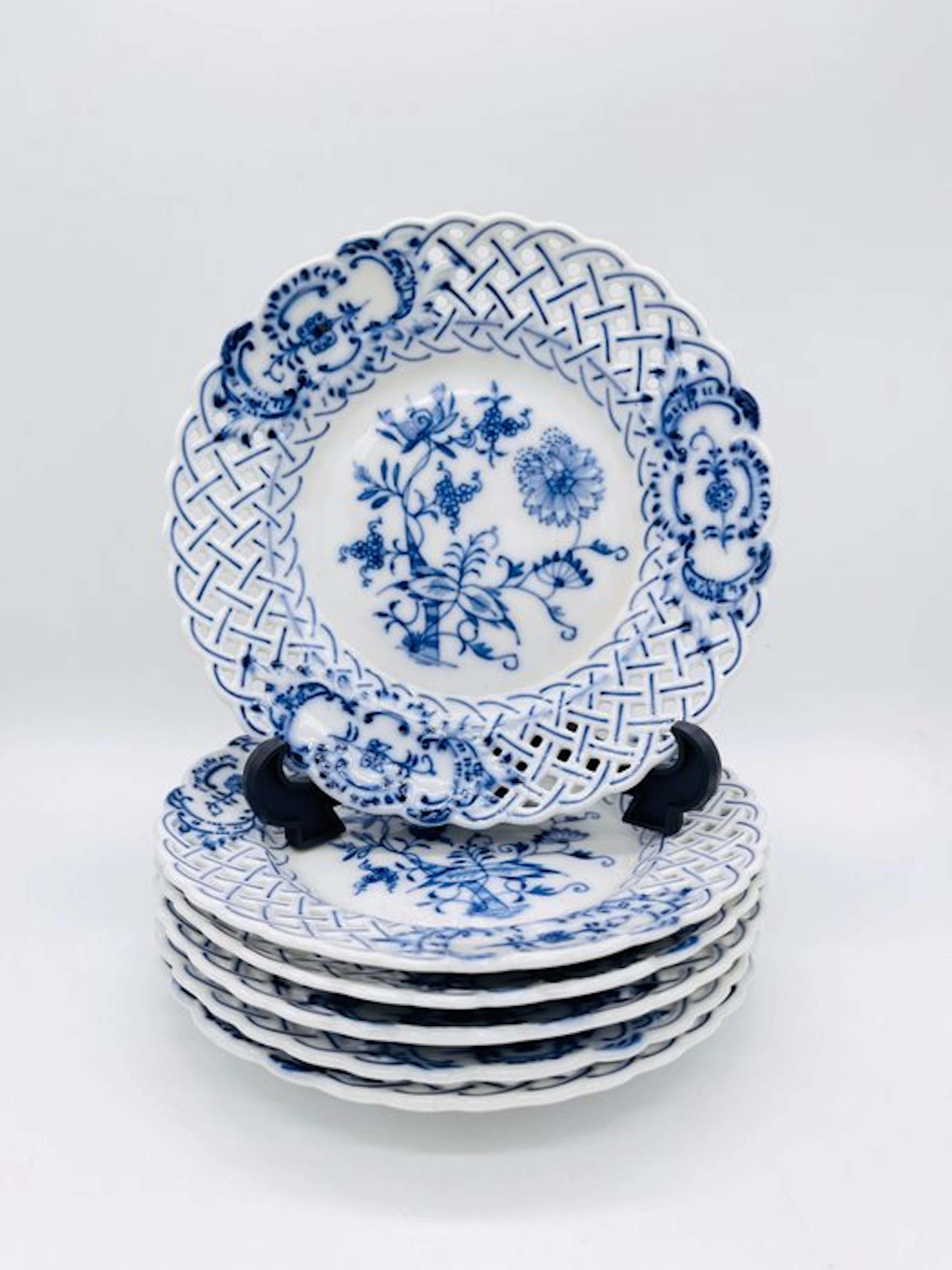 Meissen - Carl Teichert - Plate (6) - Porcelain - 6 Blue onion - full lace