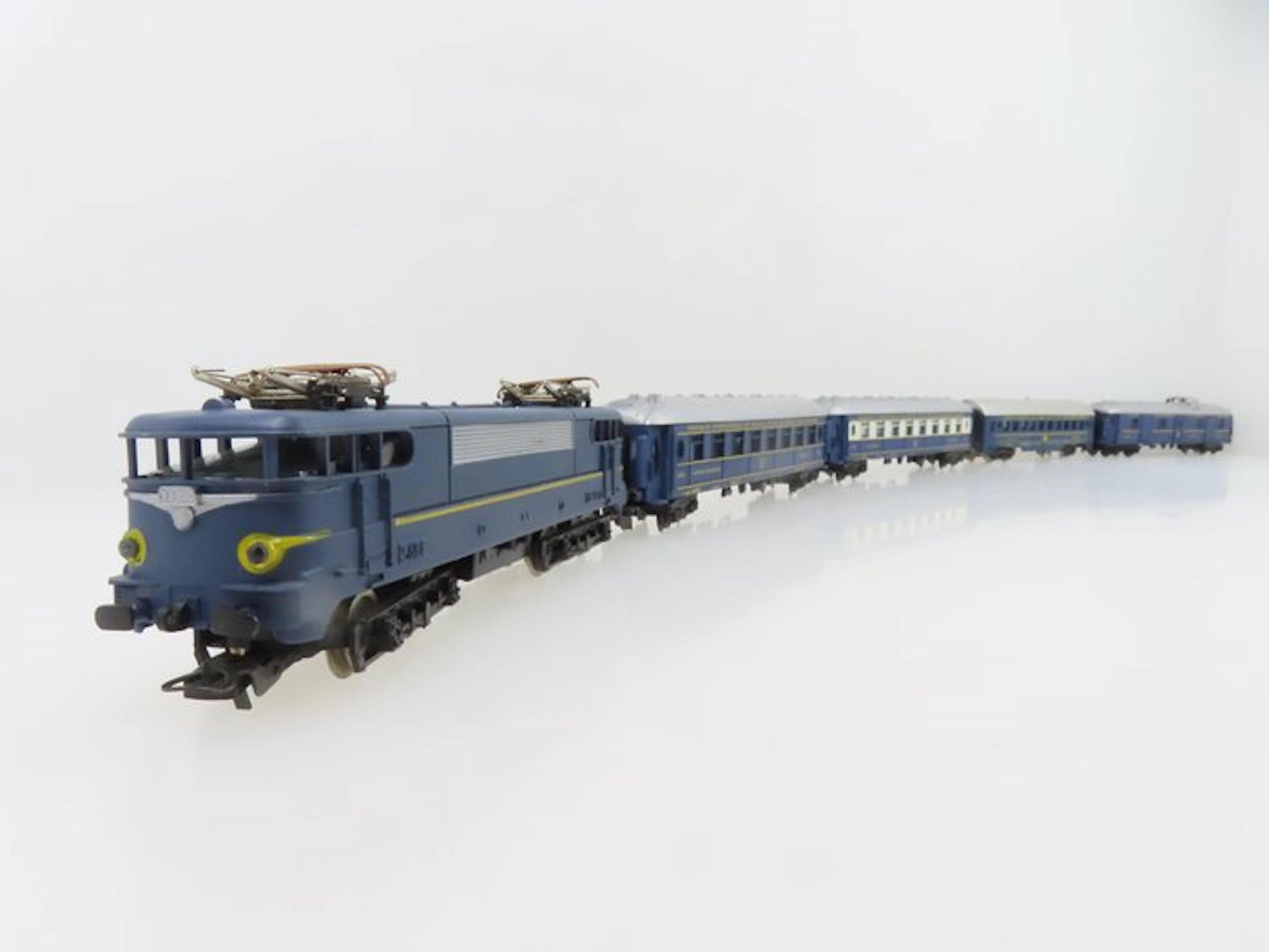 Lima, Lucky Life H0 - Electric locomotive (1) - BB 9200 series with 4 carriages