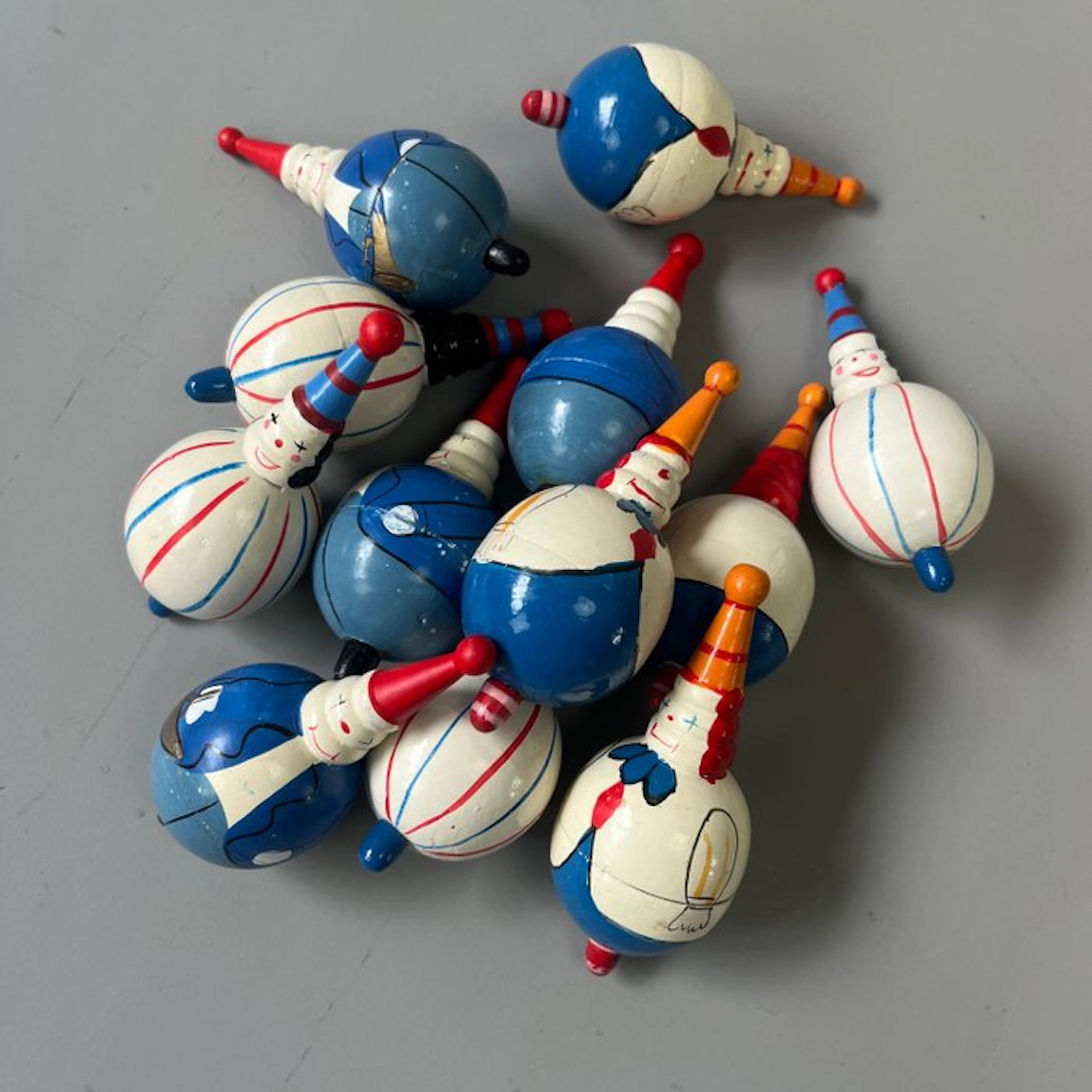 Decorative ornament (12) - Vintage - Wooden potbellied...