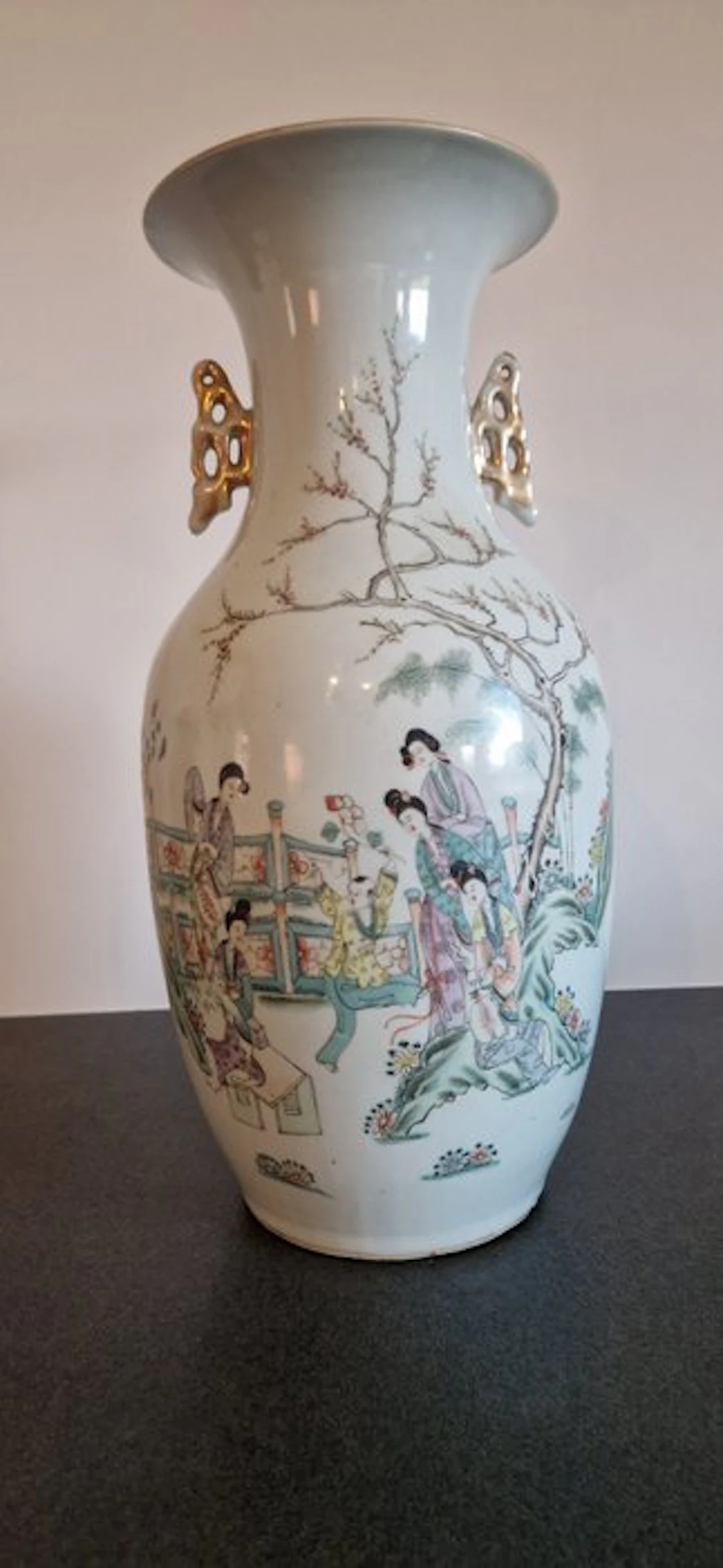 Vase - Porcelain