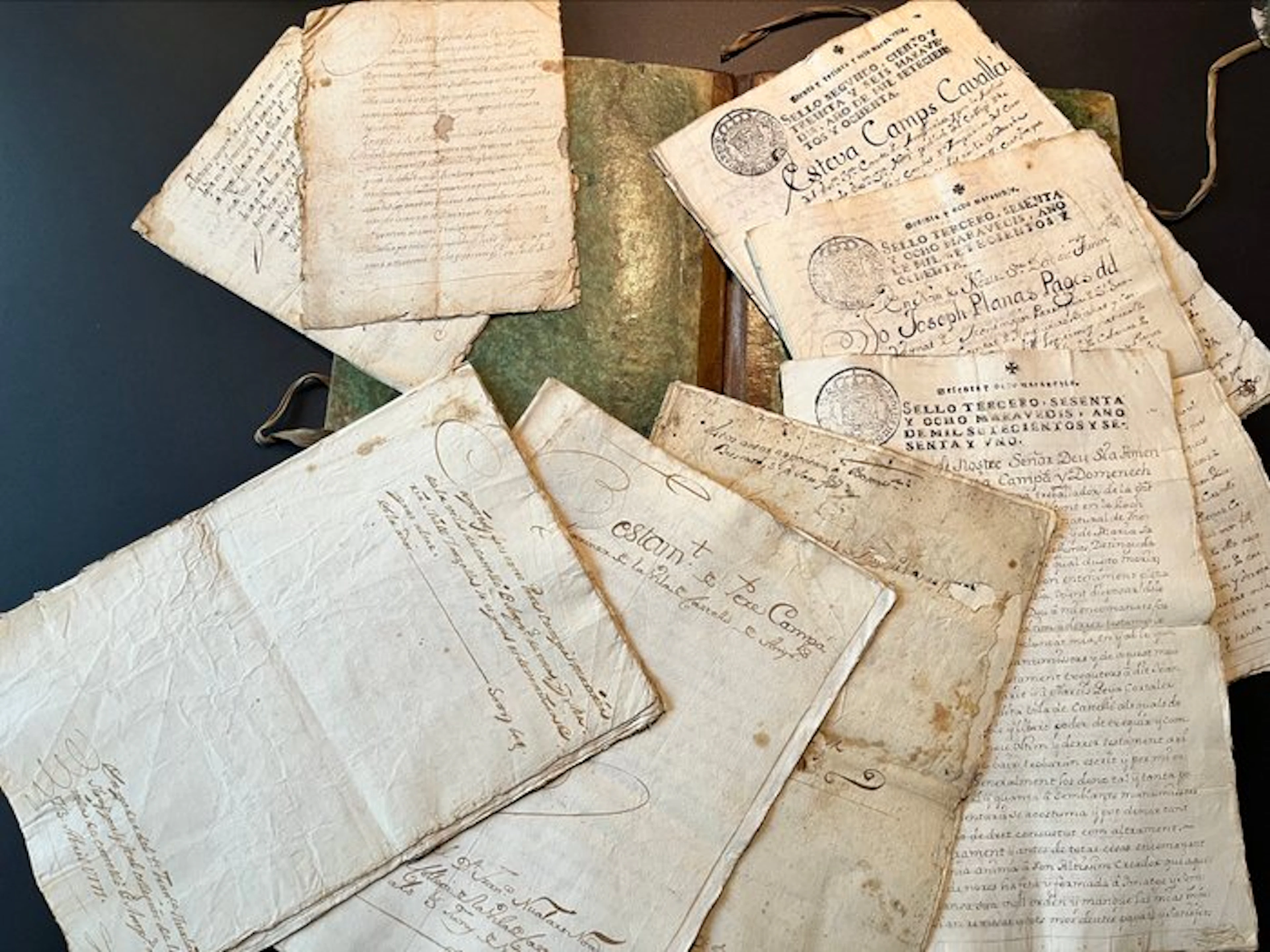Espagne - Catalogne – 8 manuscrits notariés du XVIIIe...