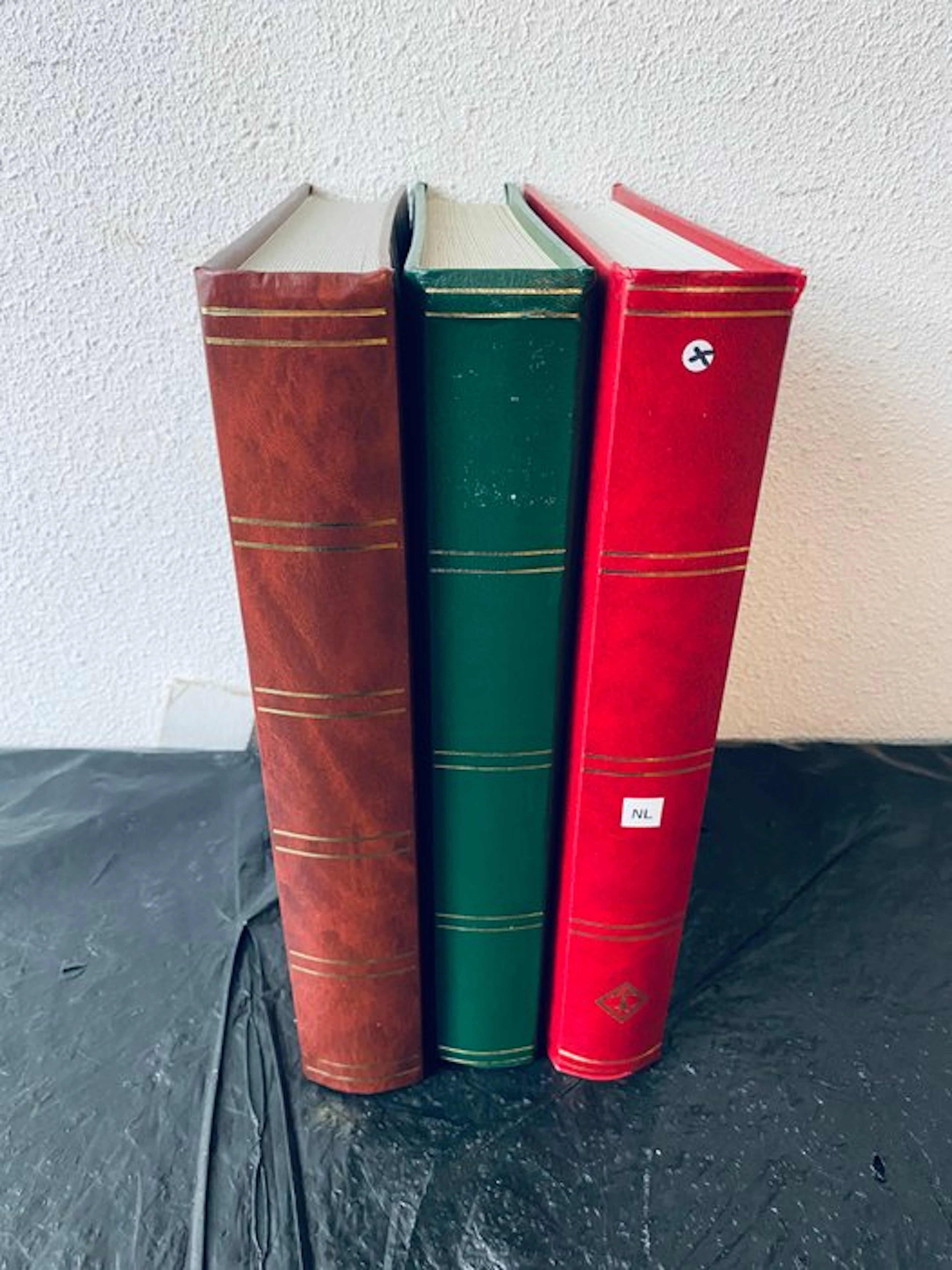 World - 3 Thick blank albums - White album pages