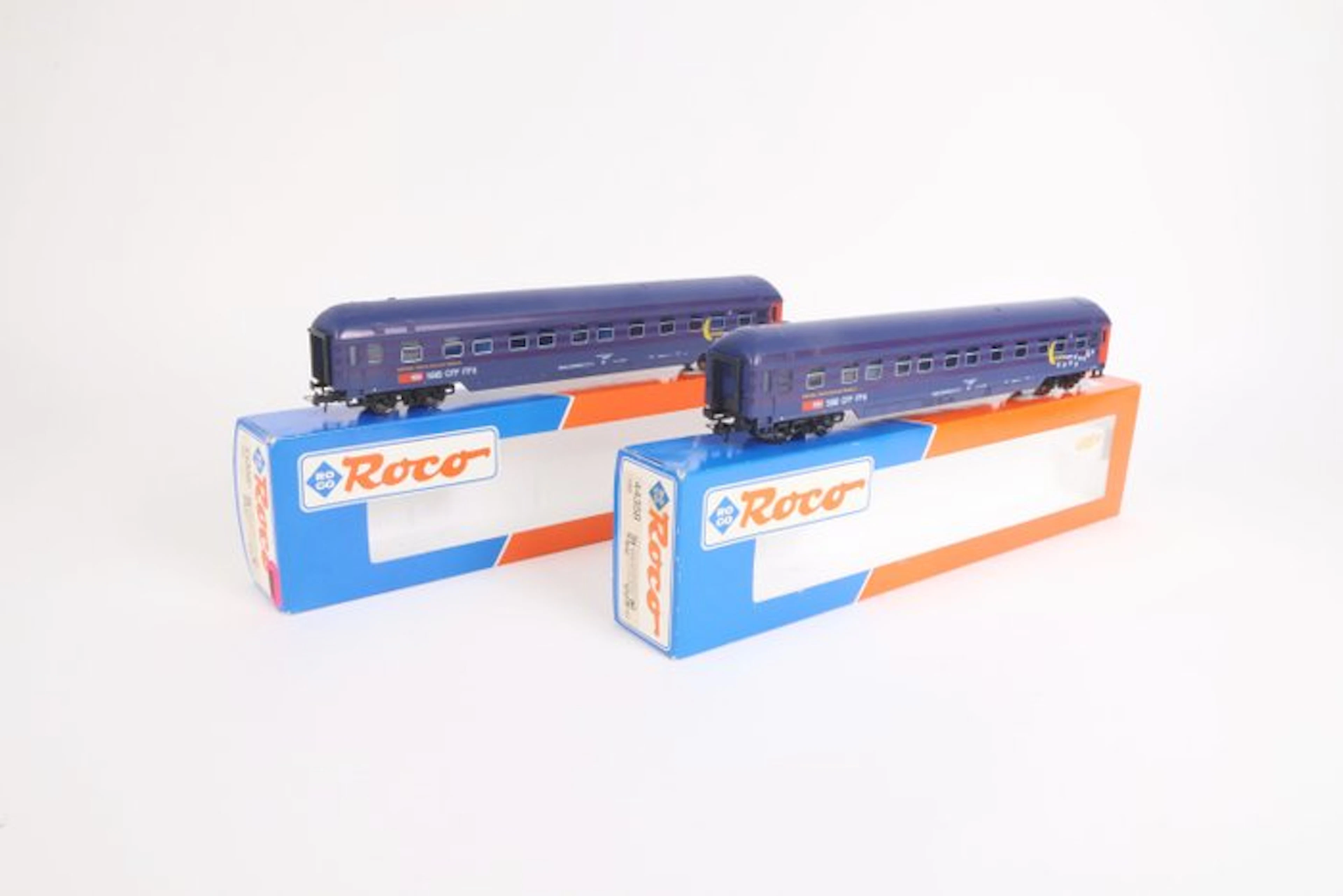 Roco H0 - 44358 - Model train passenger carriage (2)...