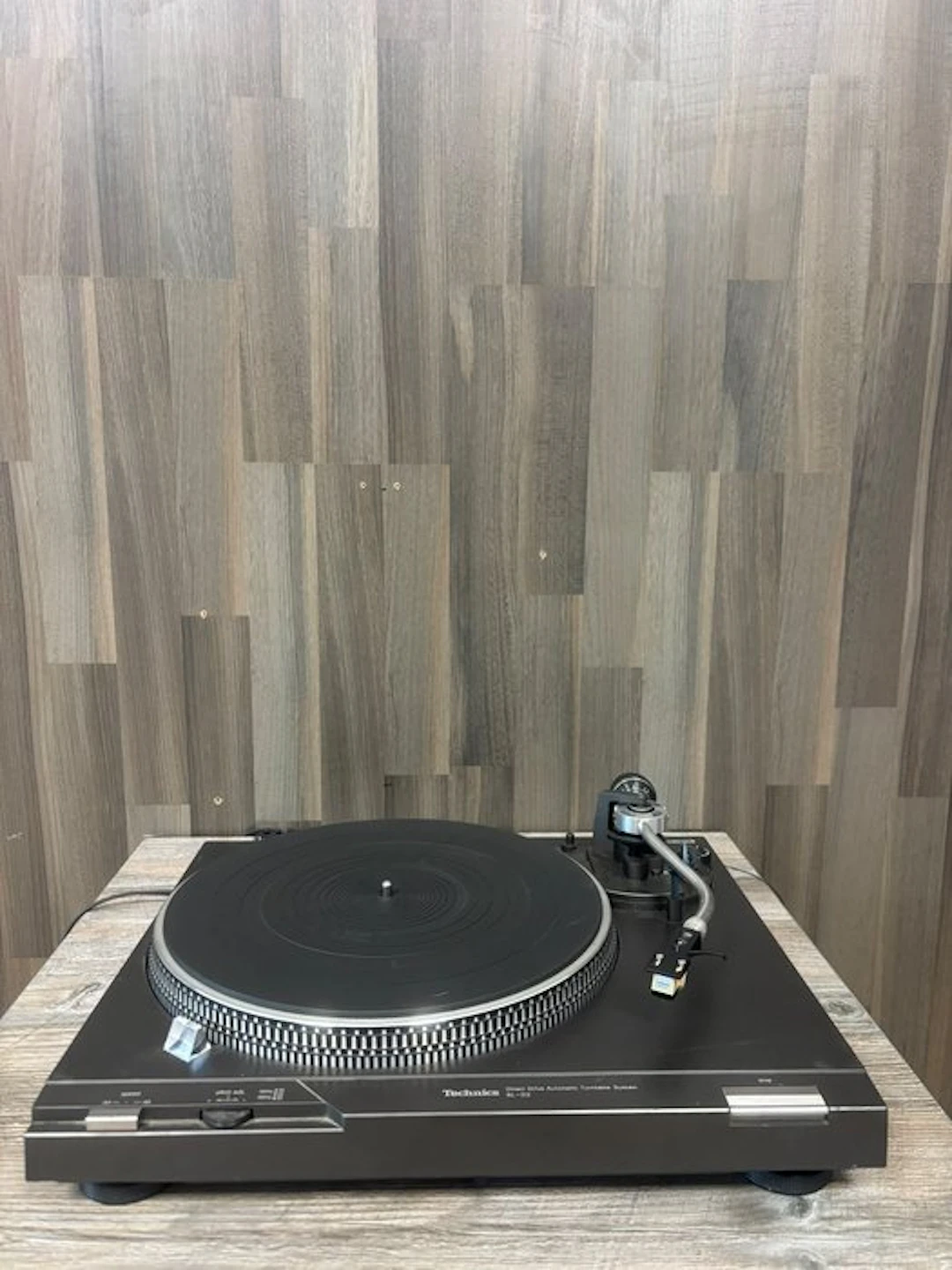 Technics - SL-D2 Turntable
