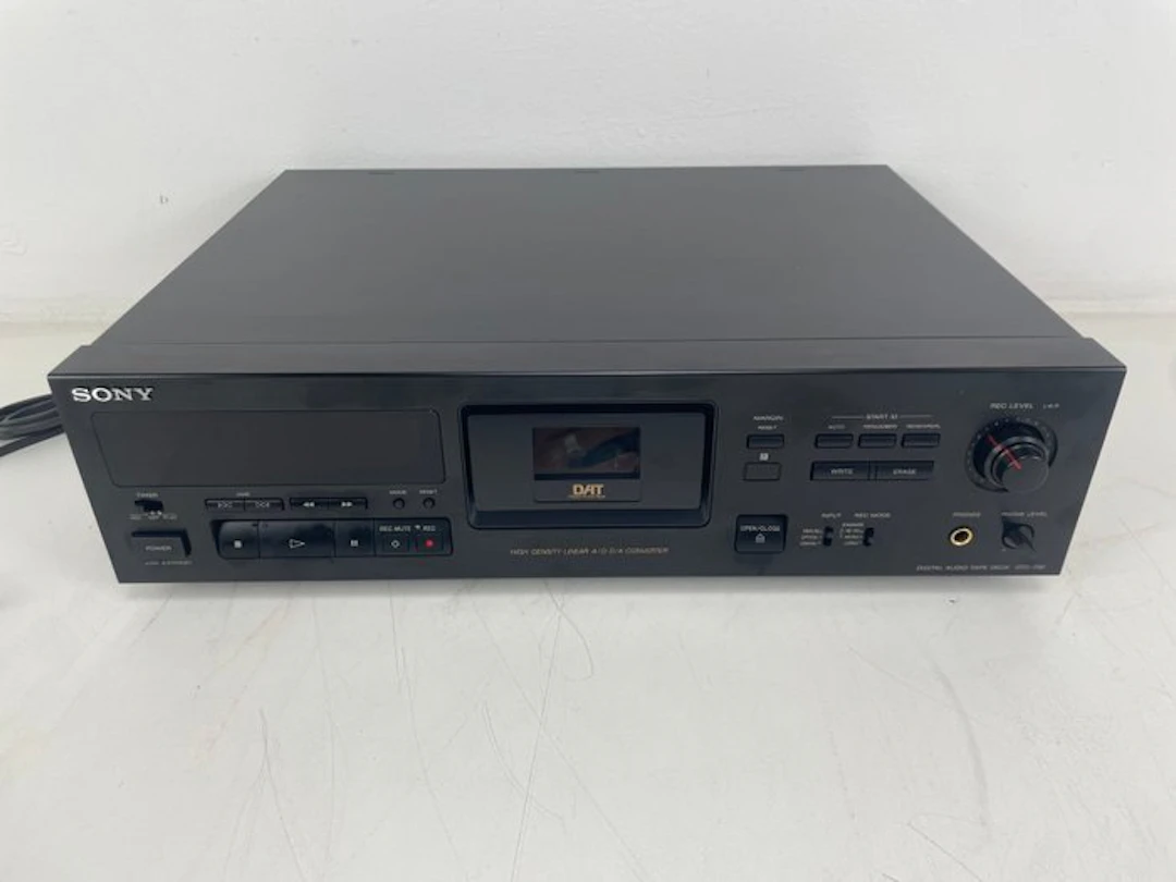 Sony - DTC-790 / Deck Recorder 3-Motor High-Speed...