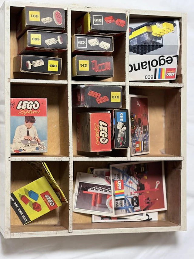 LEGO Bricks - Lot vintage Lego boxes and manuals