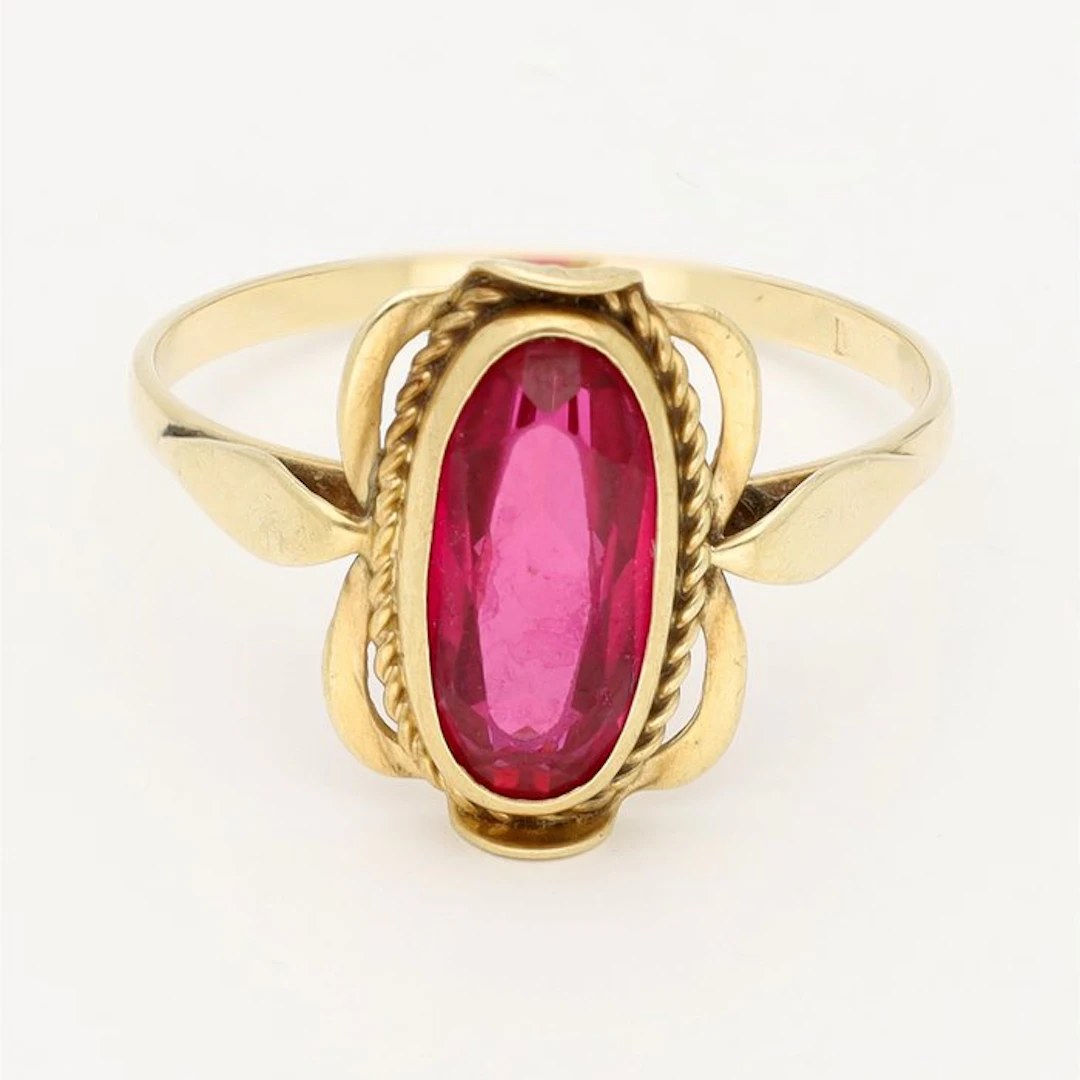 Ring - 14 kt. Yellow gold Ruby