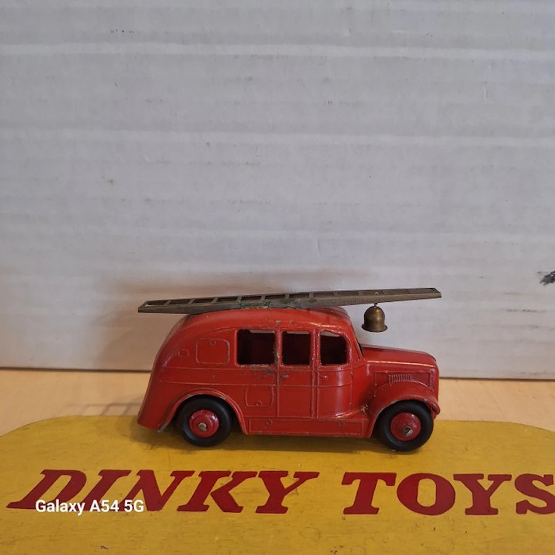 Dinky Toys 1:43 - Model car - Dinky Toys - Fire Engine